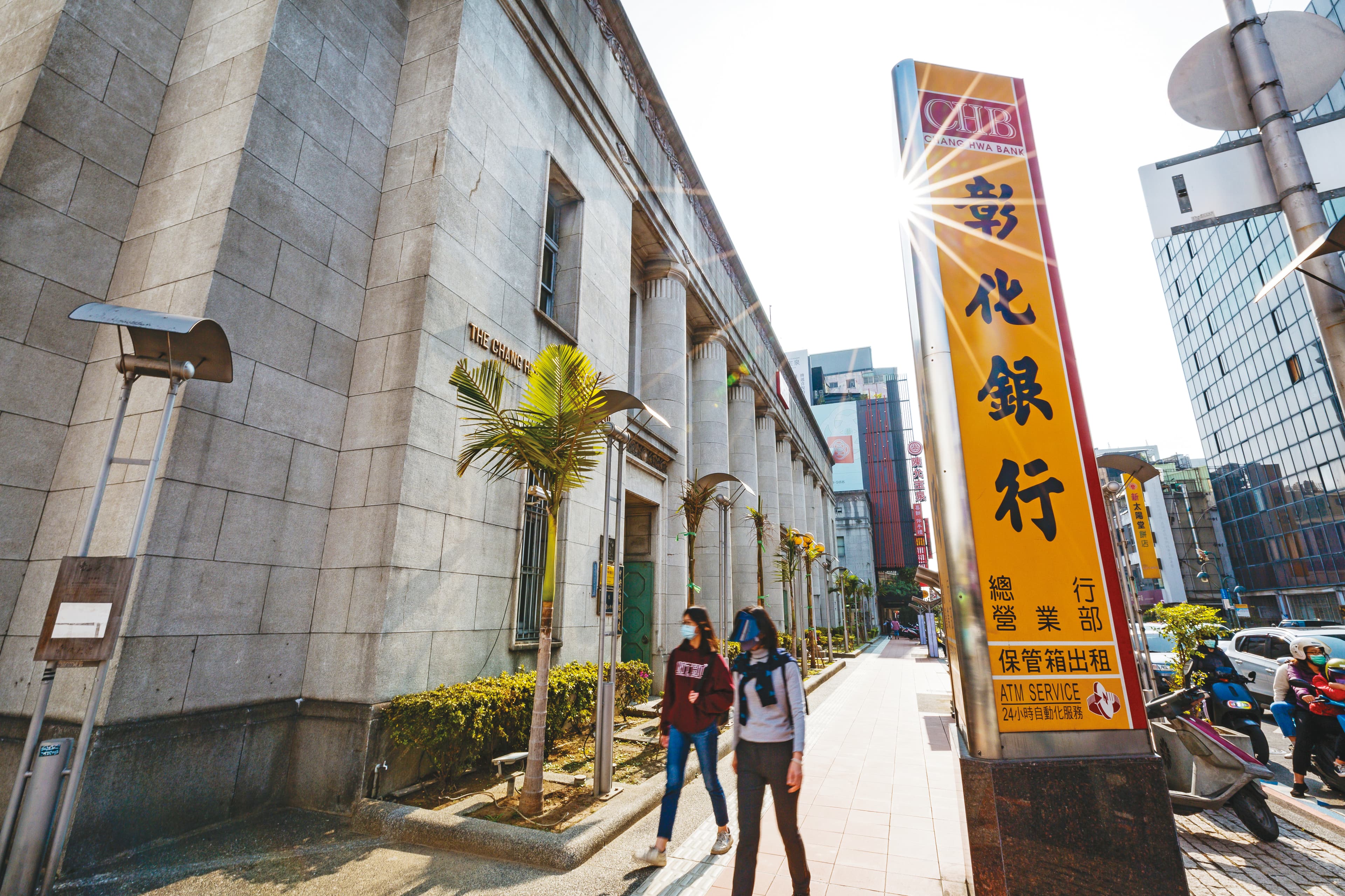 彰銀是老牌行庫,土地資產豐厚,分行幾乎都在市區精華地段。