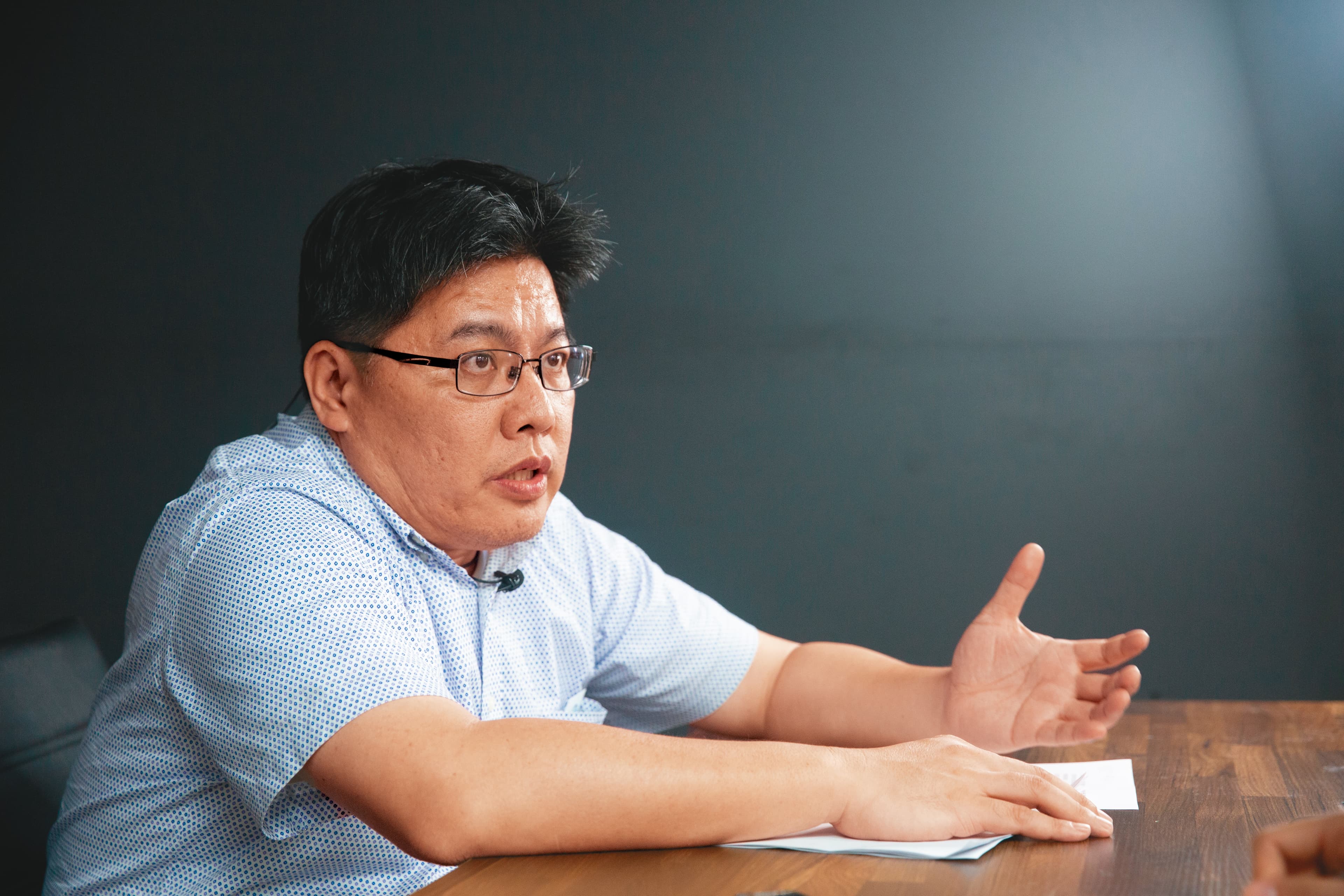 立委邱顯智指出,與未滿14歲之人發生性行為,最重可判刑10年。