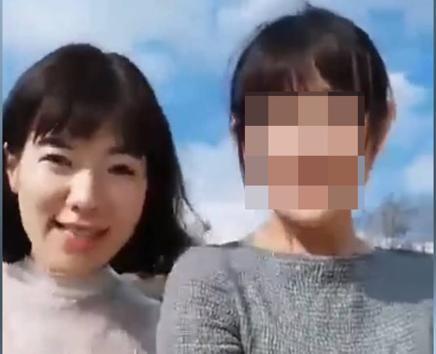 熟悉內情的友人爆料,指祝小姐(左)是喬爸再婚對象。(翻攝自On Street臉書)