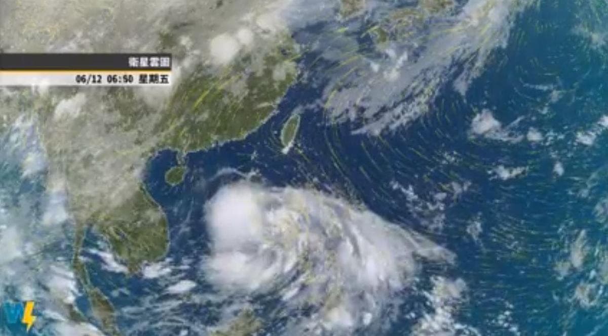 少龍幹部還說，引來颱風，檢察官無法開庭。（翻攝自天氣風險臉書）