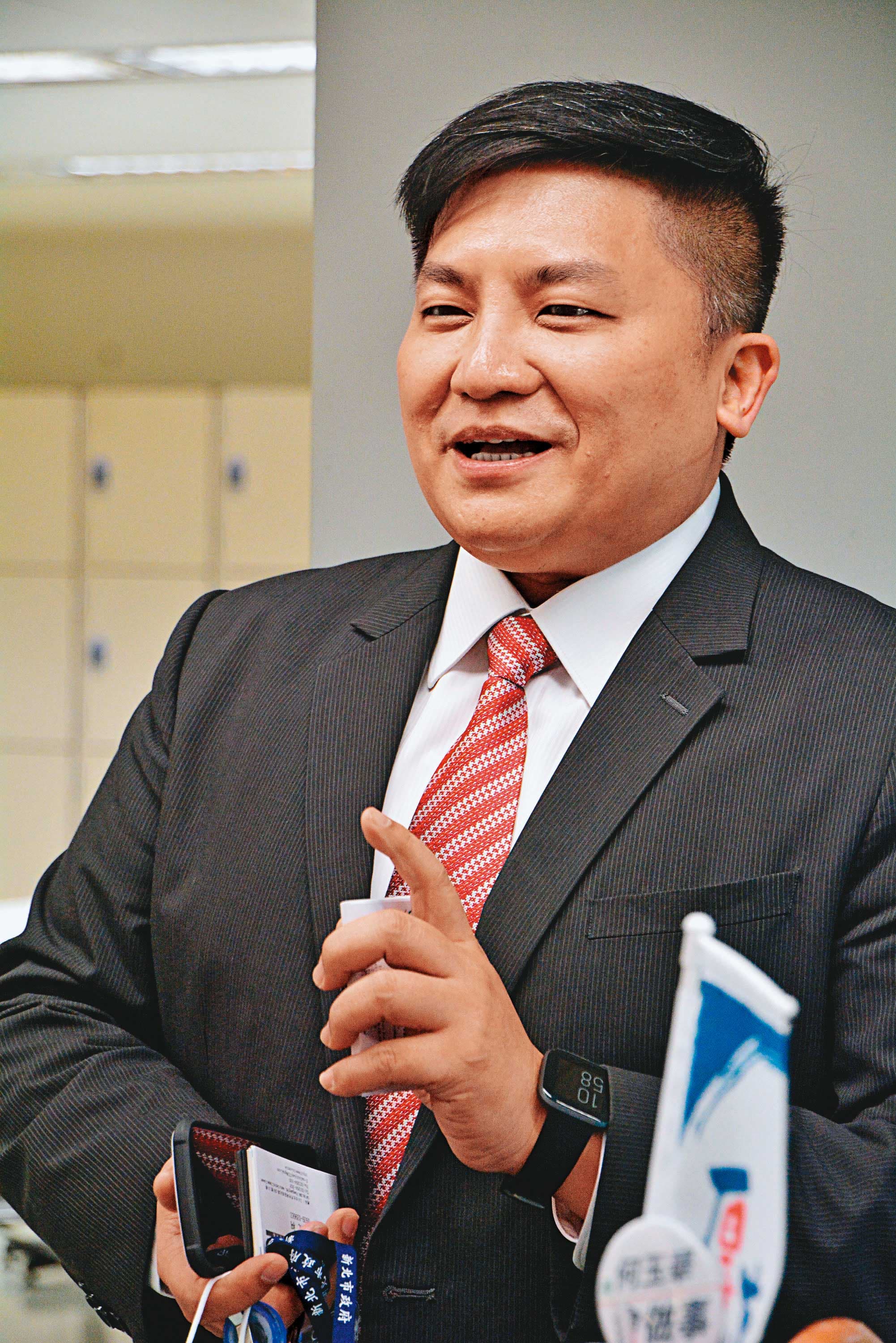 名檢吳宗憲今年3月換跑道轉任新北市法制局長，風光上任沒多久，卻被指控拖延一宗殺人案件，導致失去獨子的老夫妻大嘆司法不公。（中央社）