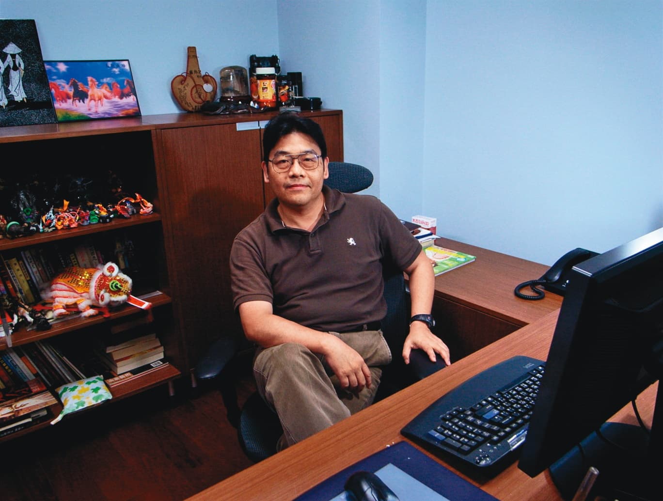 台灣漫畫家鄭問被譽為「亞洲至寶」,畫風獨樹一幟,但卻超前時代、壯志難伸,不幸在58歲英年早逝。(貝殼放大提供)