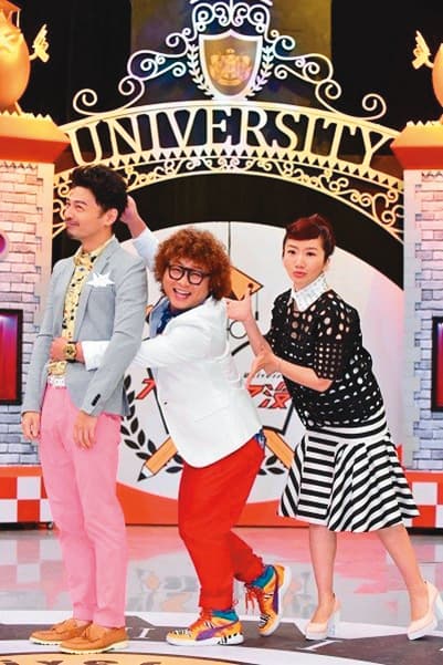 由陶晶瑩(右起)、納豆與阿Ken主持的綜藝節目《大學生了沒》,9年來產出無數演藝圈新鮮人。(中天提供)