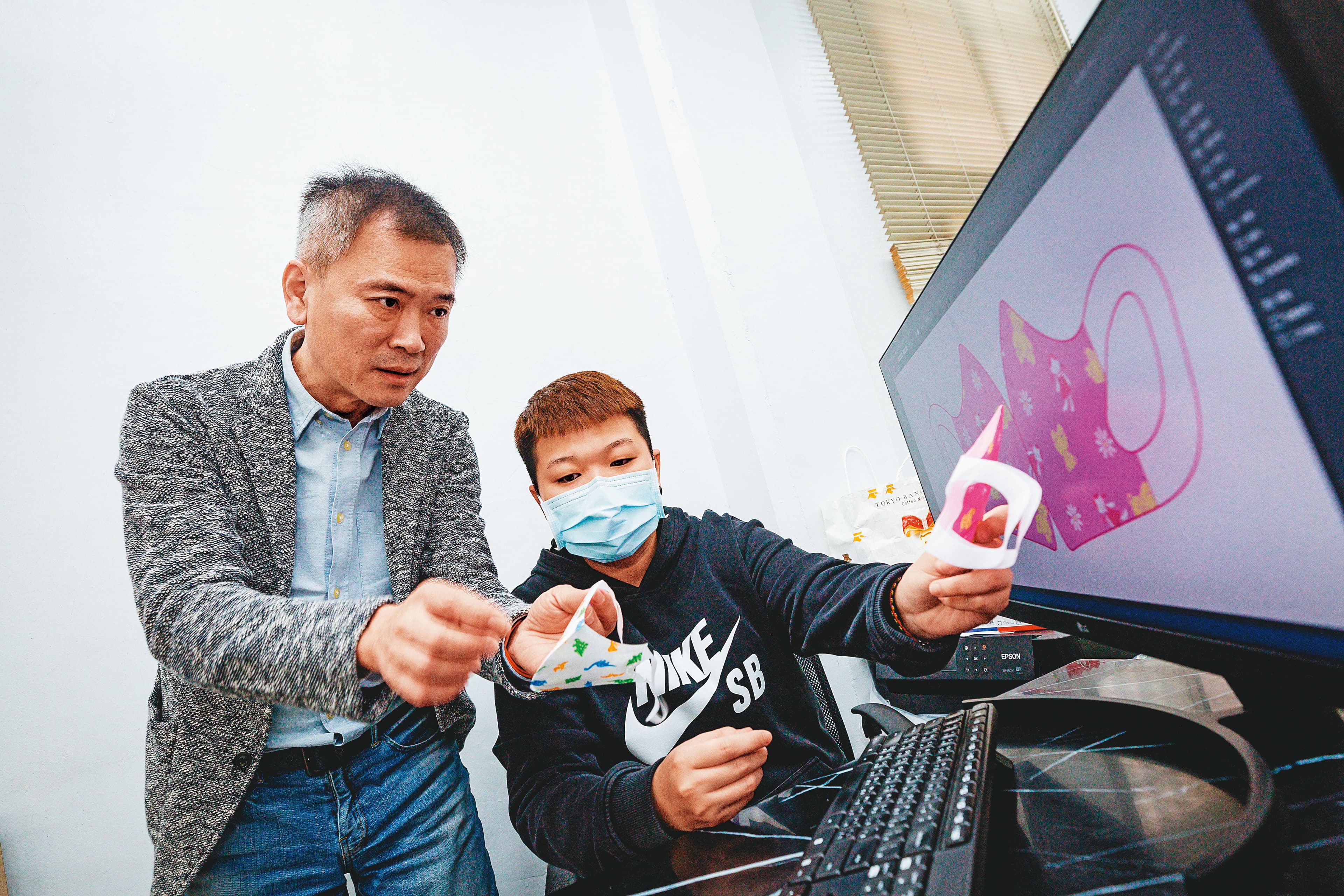 陳勇志當年為了自己的孩子設計出兒童3D立體口罩,實驗過程開壞上百萬元的模具。