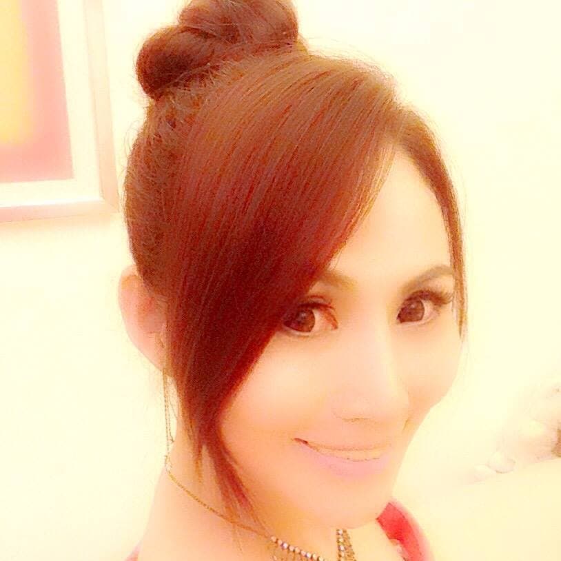 「星星」胡曉菁離開演藝圈後,目前擔任教職。(翻攝自胡曉菁臉書)