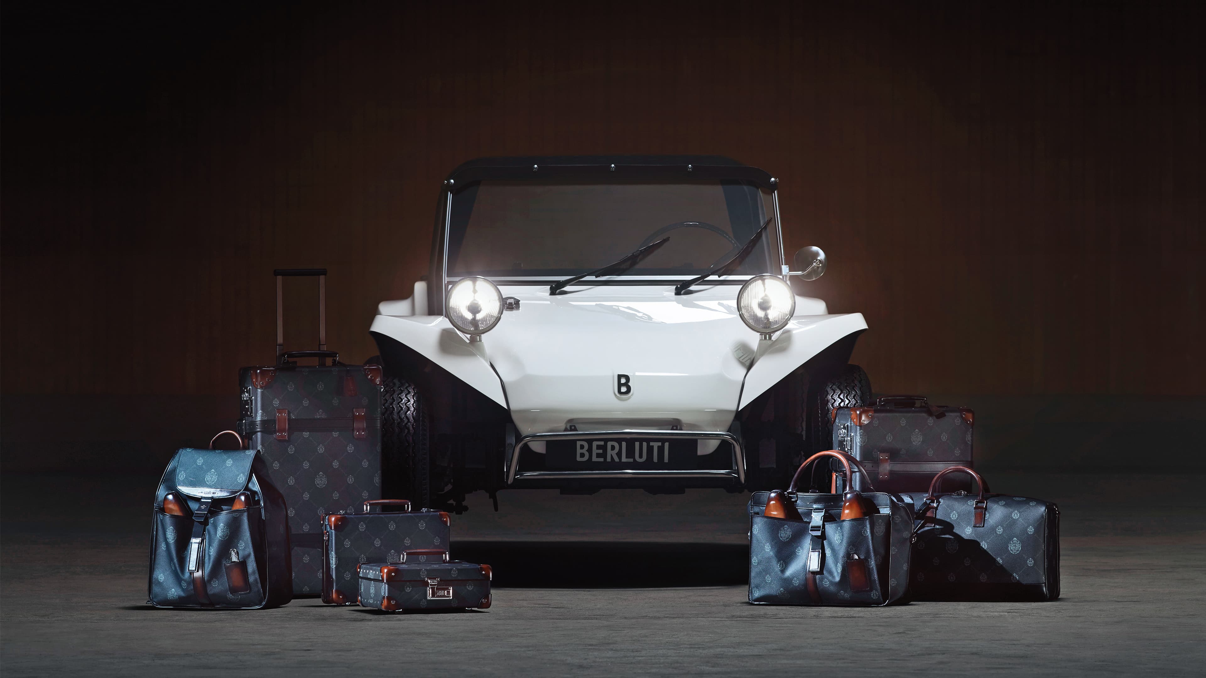 Berluti全新沙灘越野車上有可供訂製的SIGNATURE Canvas圖紋帆布軟篷。(Berluti提供)