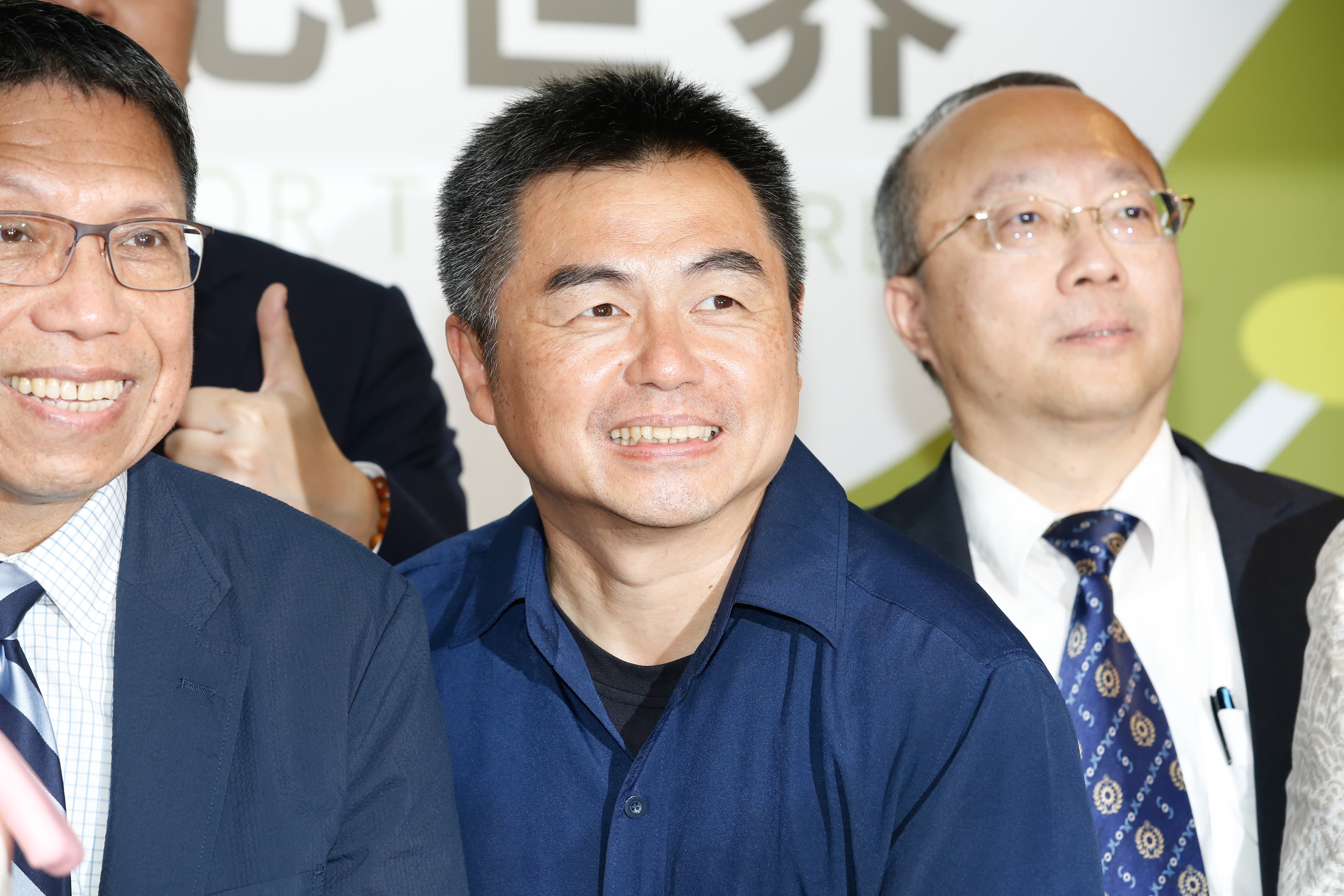 面對媒體頻頻問及感情,張鈞甯強調隨緣還順便爆料經紀人也去拜月老卻沒揪她。