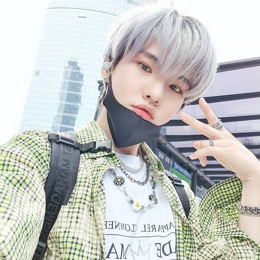 TAKUWA整形後更有自信,經常分享自拍照與粉絲互動。(翻攝TAKUWA IG)