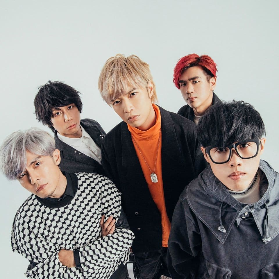 〈想見你想見你想見你〉成華語金曲,可是卻無緣今年金曲,讓主唱阿璞很遺憾。(左起阿電、霸天、阿璞、小橘、劉逼)(翻攝自八三夭臉書粉絲頁)