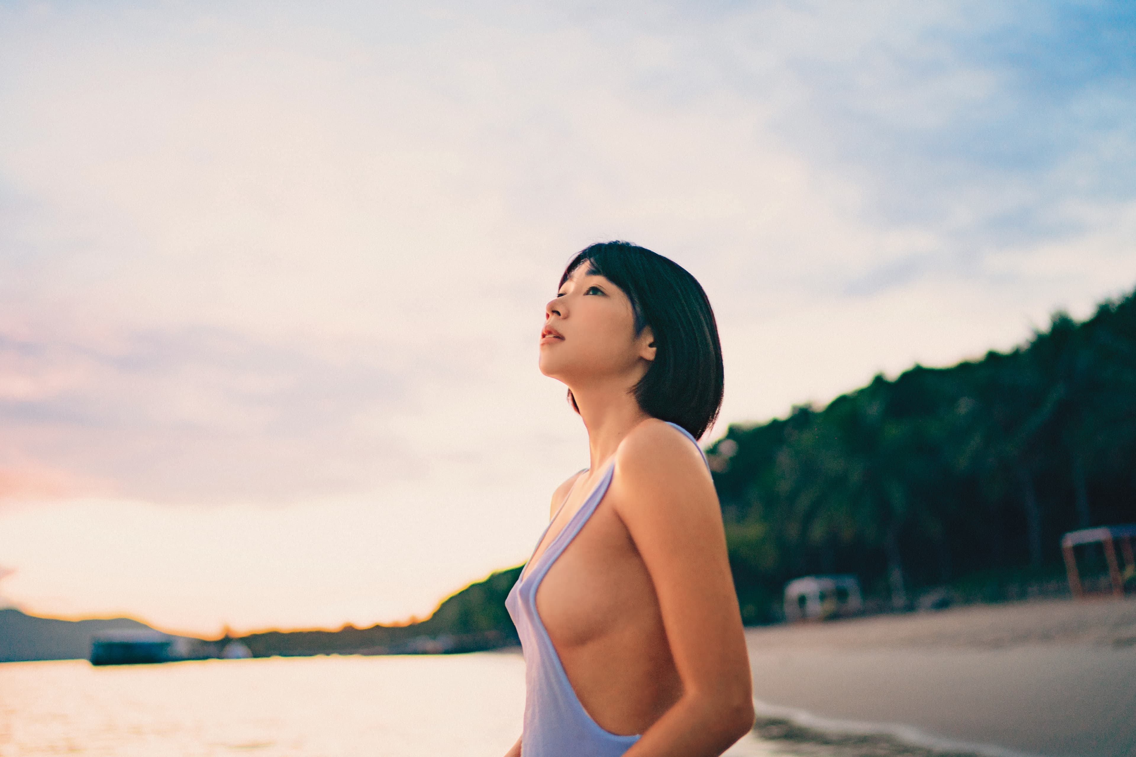 30歲的曾智希,身材窈窕,前年曾發行寫真集。(伊林娛樂提供)