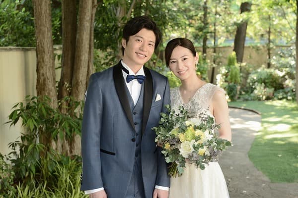 田中圭(左)和北川景子客串續集,北川對於角色能穿上婚紗感到相當興奮。(翻攝cinemacafe)