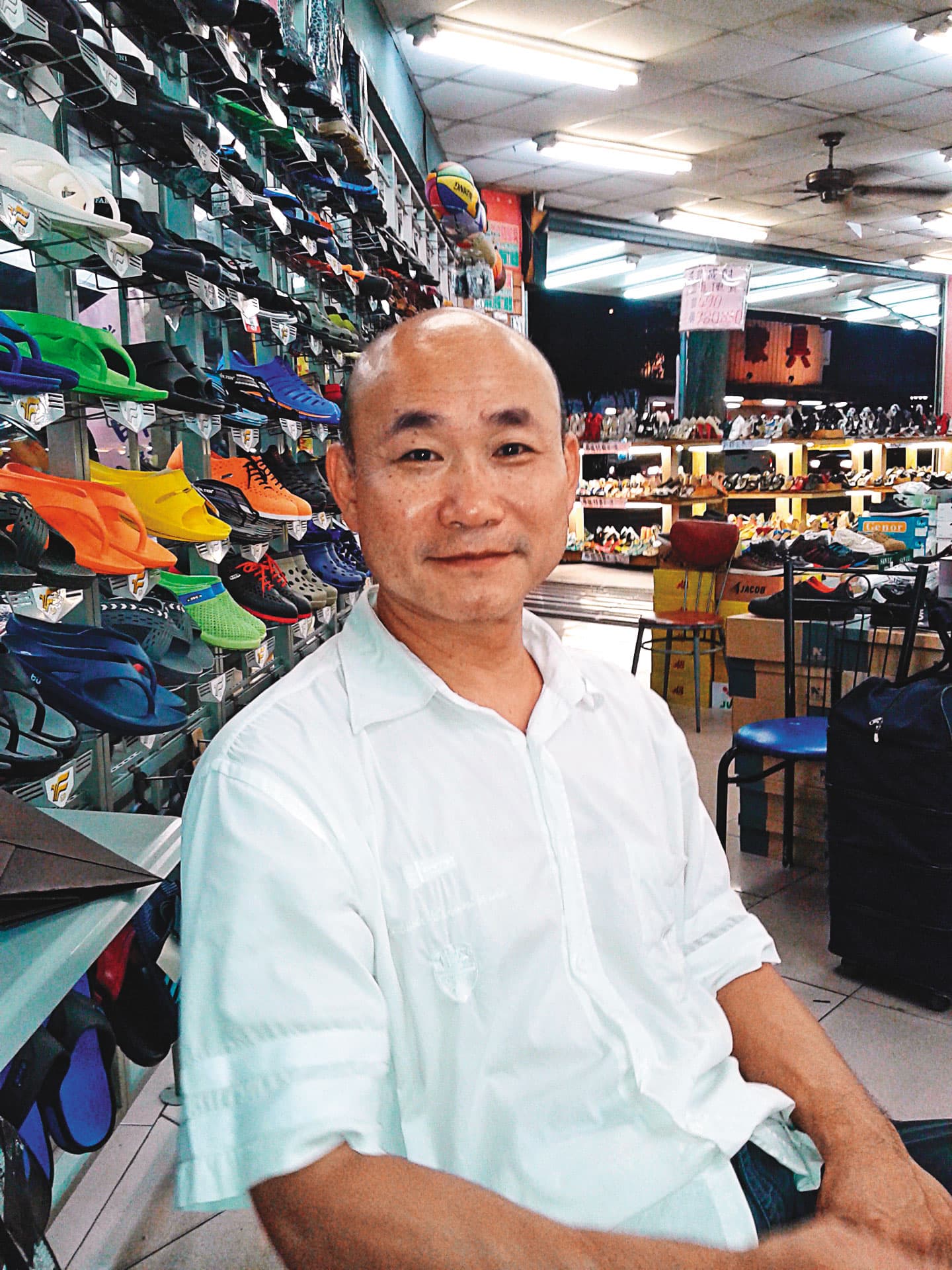 巡佐李明宜細心過濾監視器光碟,找到關鍵畫面,立下大功。(警方提供)