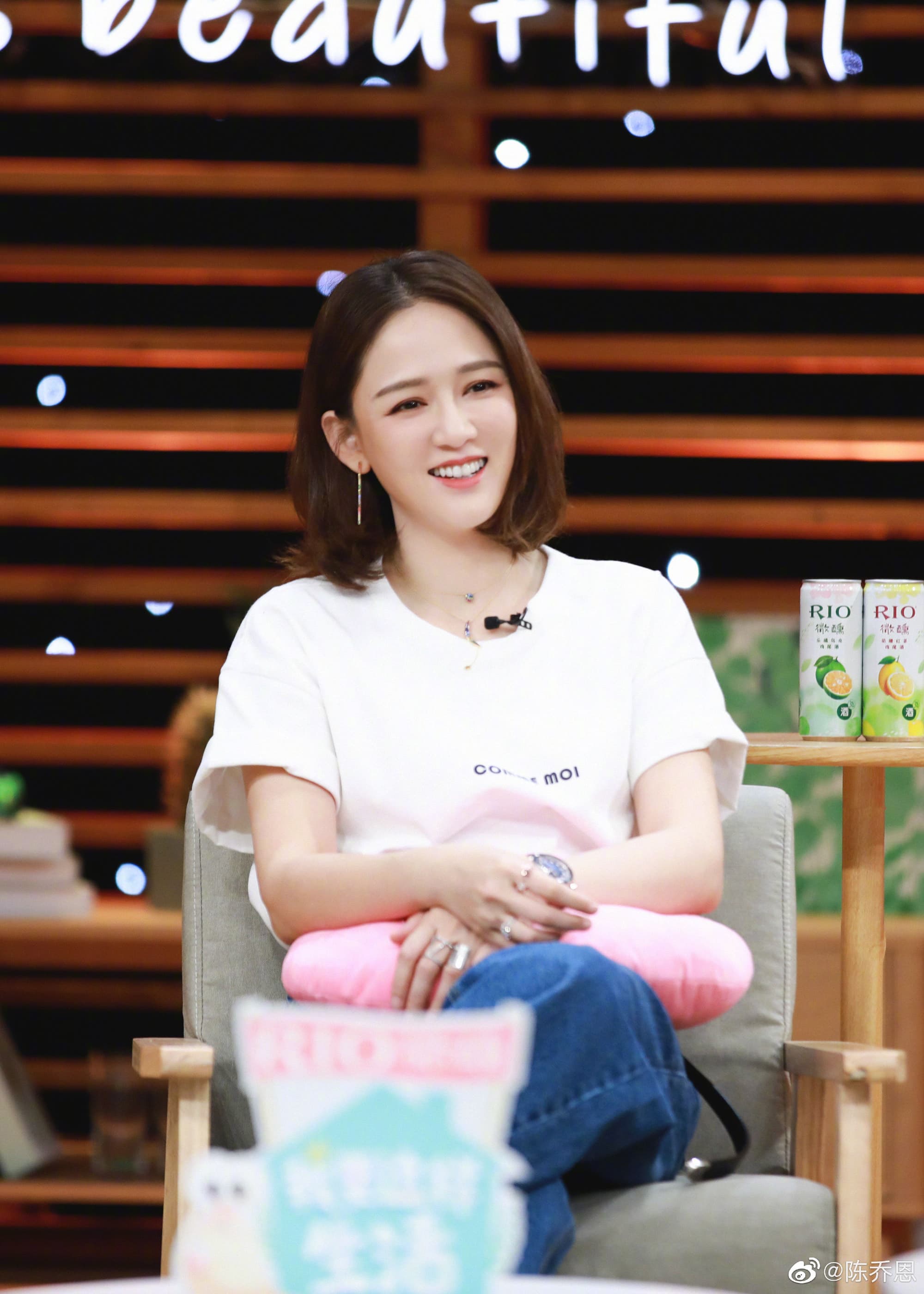 陳喬恩是女團「七朵花」的成員,至今仍在演藝圈屹立不搖。 (翻攝自陳喬恩微博)
