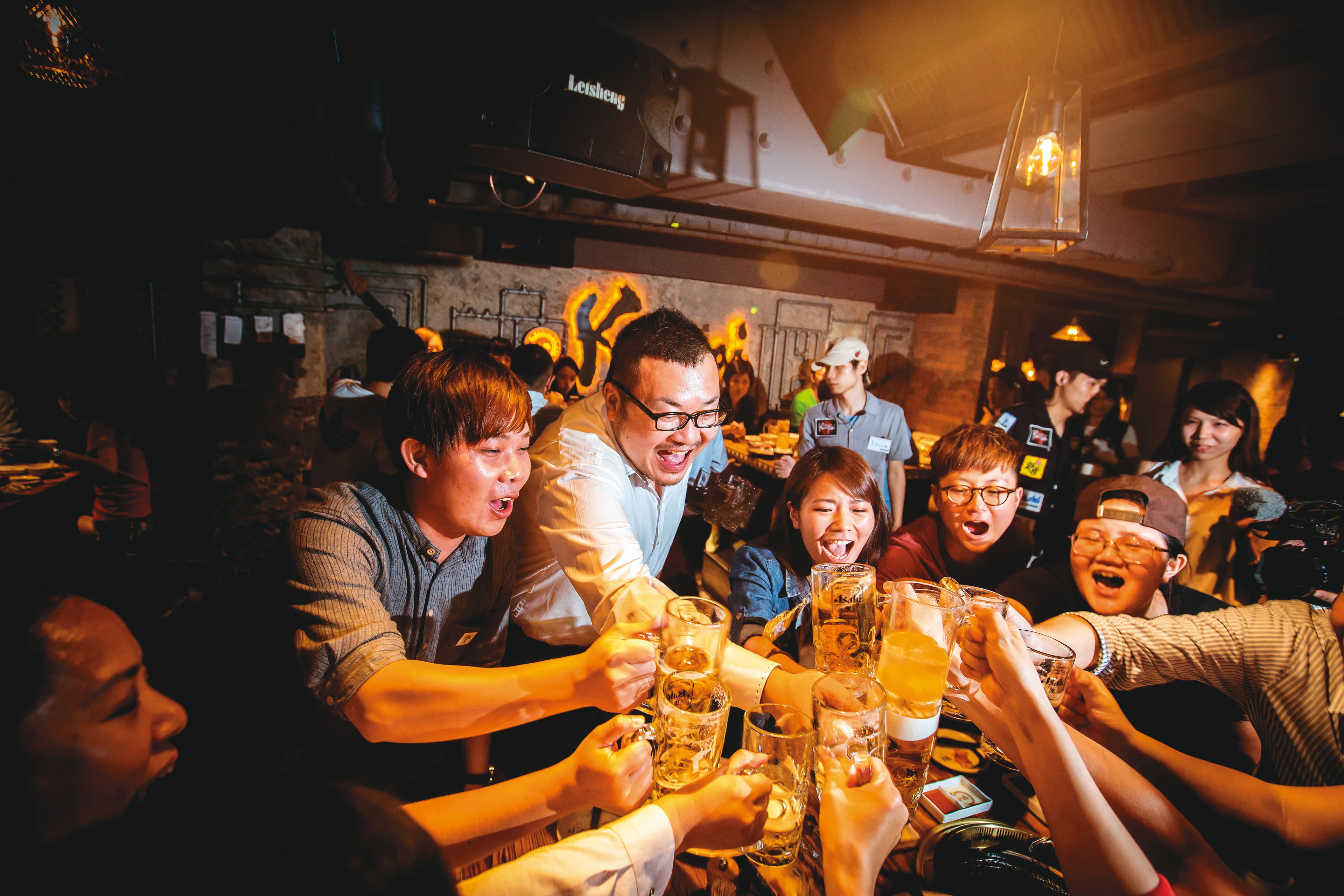 餐飲業殺很大,使用振興券支付餐費,再送自家集團現金抵用券。