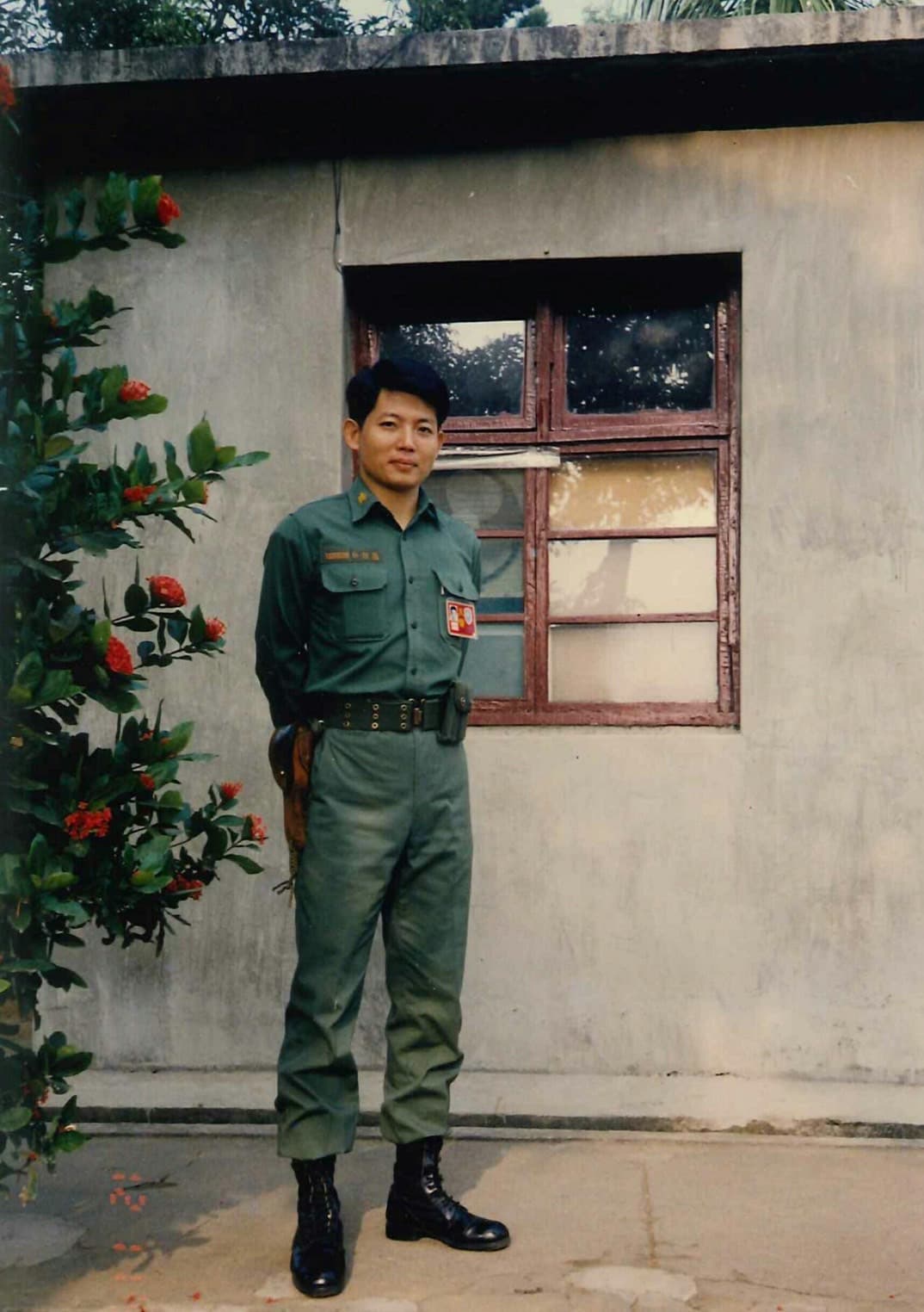 大學時羅紹和家境仍然清苦，直到進入軍校就讀後，才真正嚐到吃飽的滋味。（羅紹和提供）