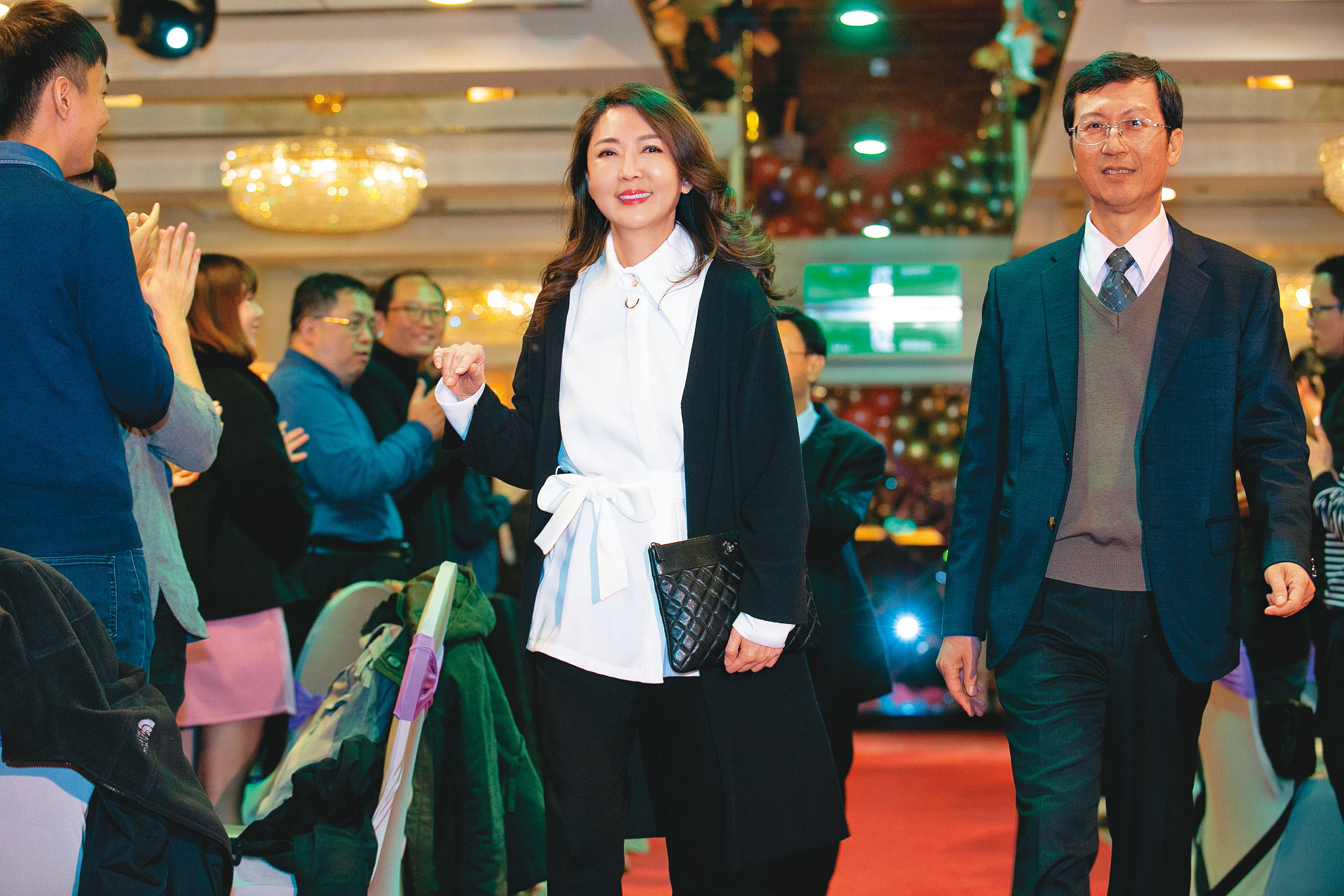 王瑞瑜(右)是王永慶三房女兒,為王永慶海外資產信託的5人小組成員。