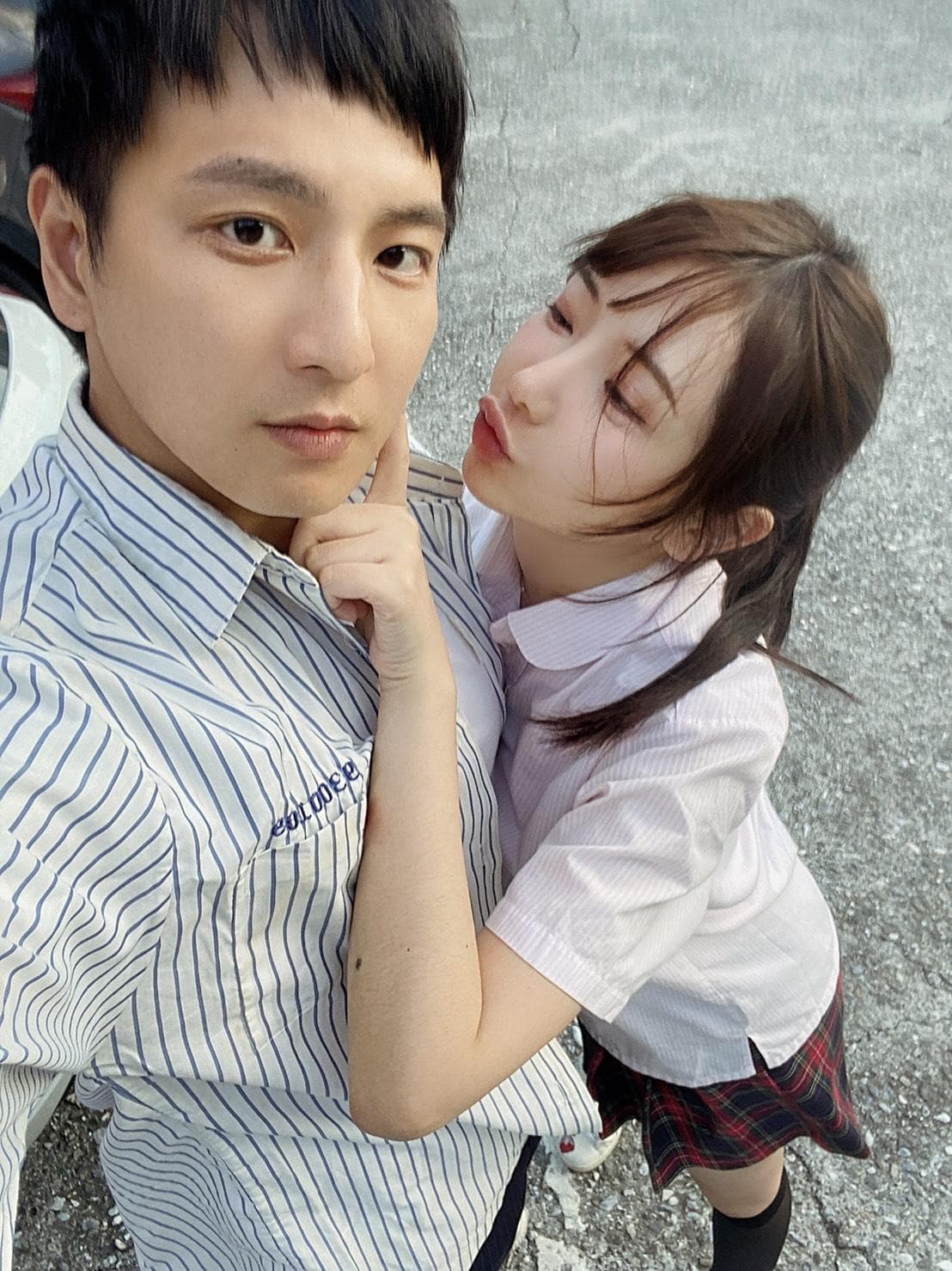 小煜老婆目測身高約只有150公分出頭相當嬌小。(小煜提供)
