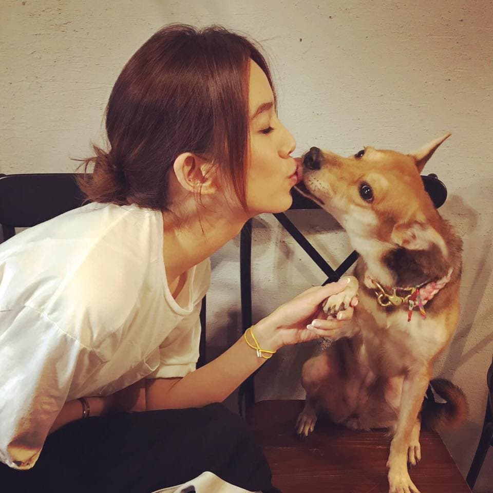 陳庭妮偶爾會曬出愛女照,並帶著她一起做狗狗公益。(翻攝自陳庭妮臉書)