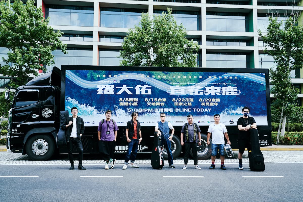羅大佑率先在台灣巡迴演出,只因活到這把年紀,無需再跟年輕人搶舞台。(大右音樂提供)