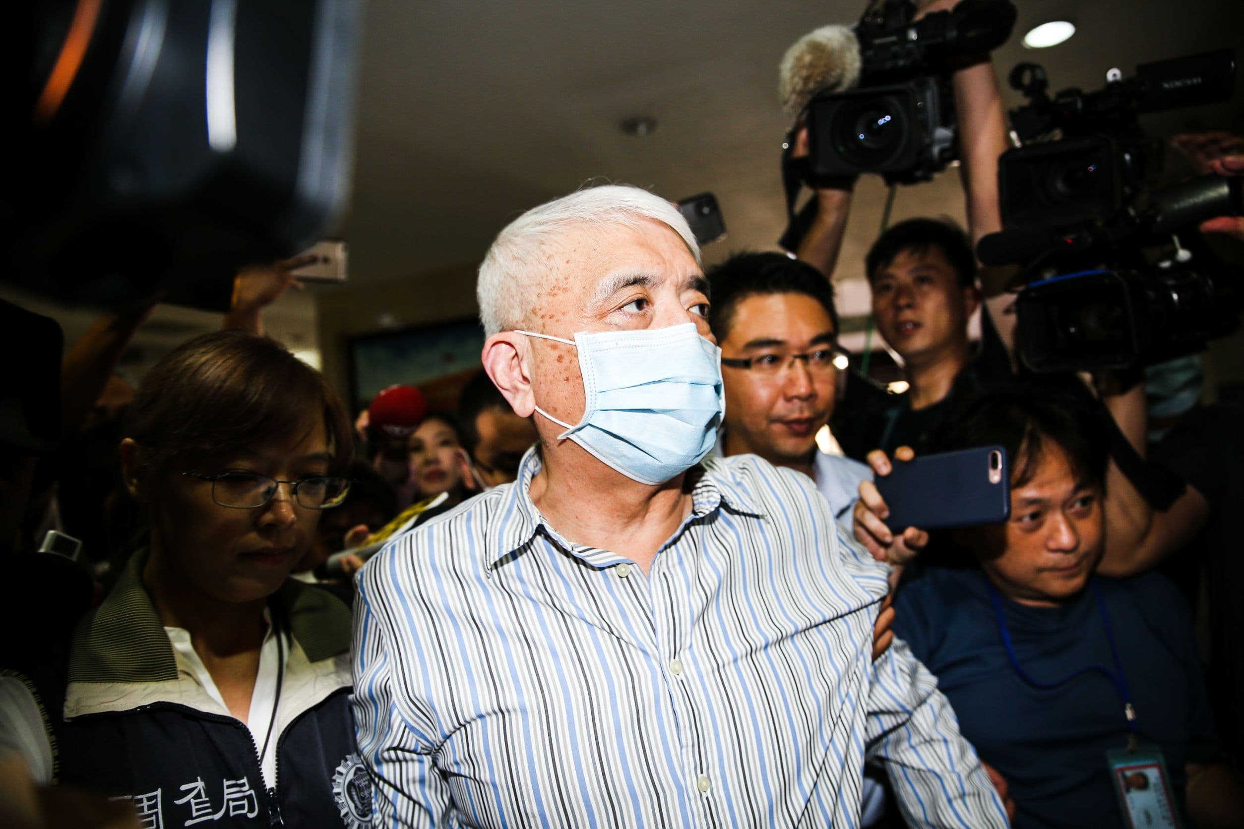 李恆隆今早被移送北檢時否認行賄，並強調跟蘇震清的2,000萬元往來是借貸關係。