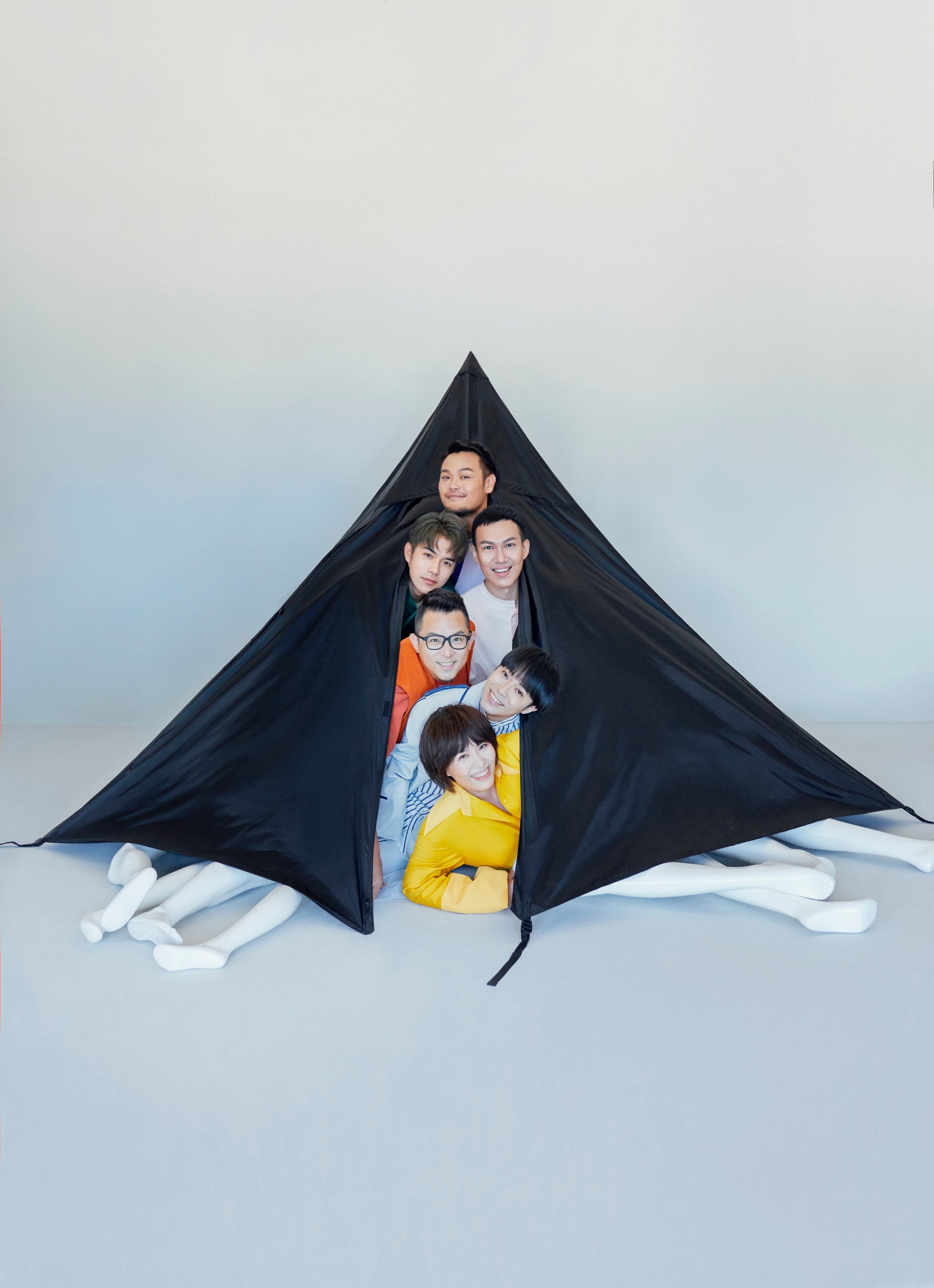 魚丁糸新單曲充滿繽紛快樂的氣息,象徵一個全新的開始。(環球提供)