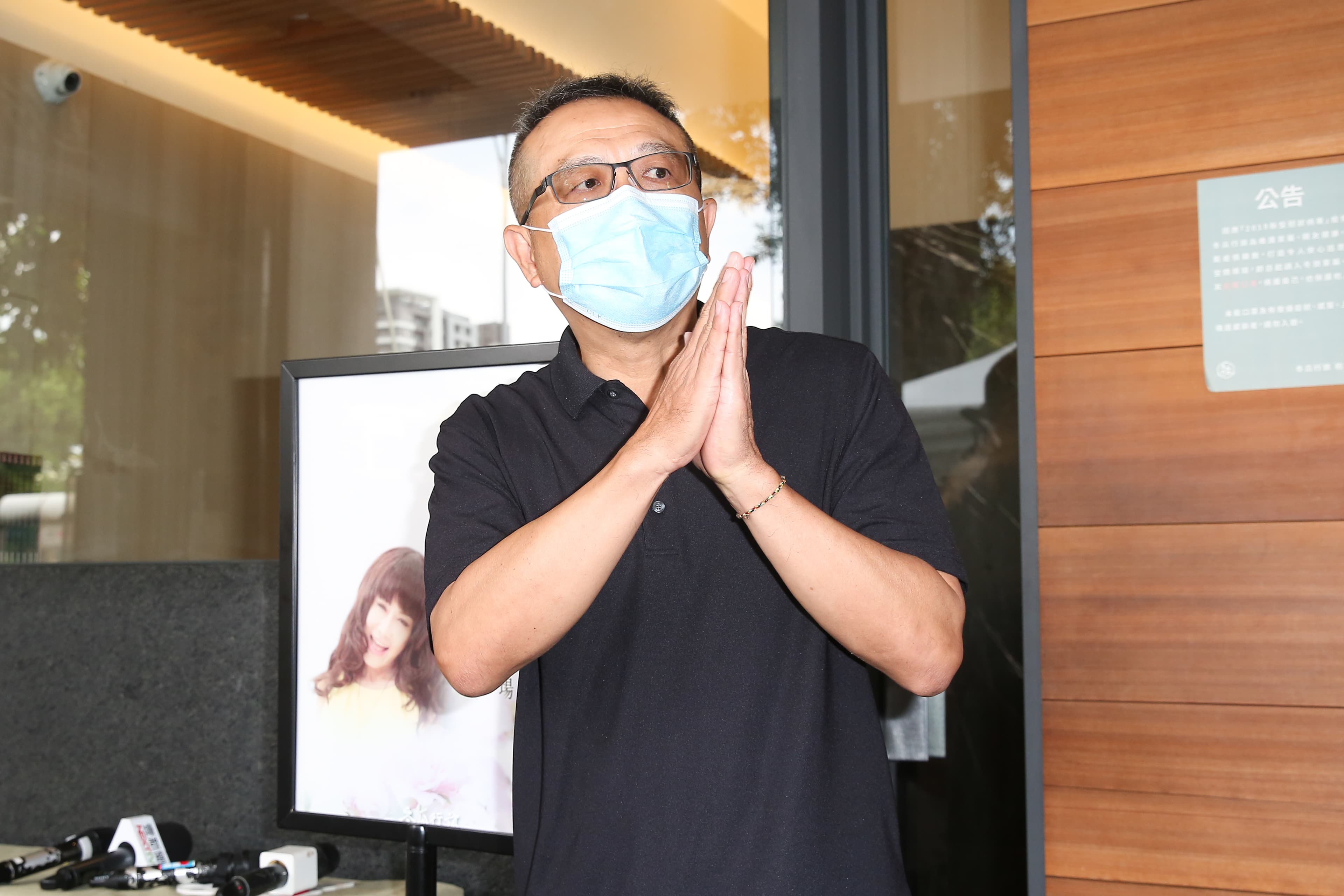 謝順福表示老婆夢到羅霈穎跟高凌風還有豬哥亮在打麻將，應該是已經在天上團圓了。