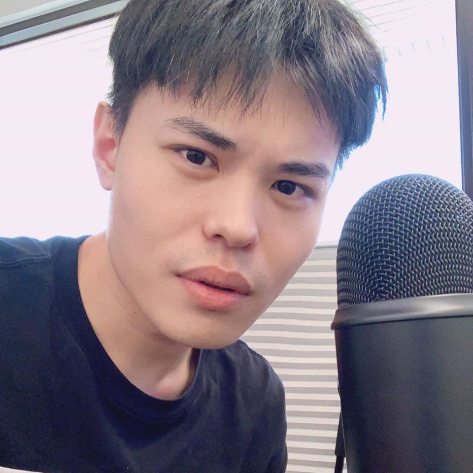 人氣暴跌之後,聖結石轉戰PODCAST找出路。(翻攝自聖結石臉書)