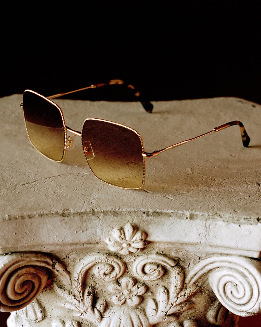 La Mondaine太陽眼鏡NT$11,000。(MIU MIU提供)