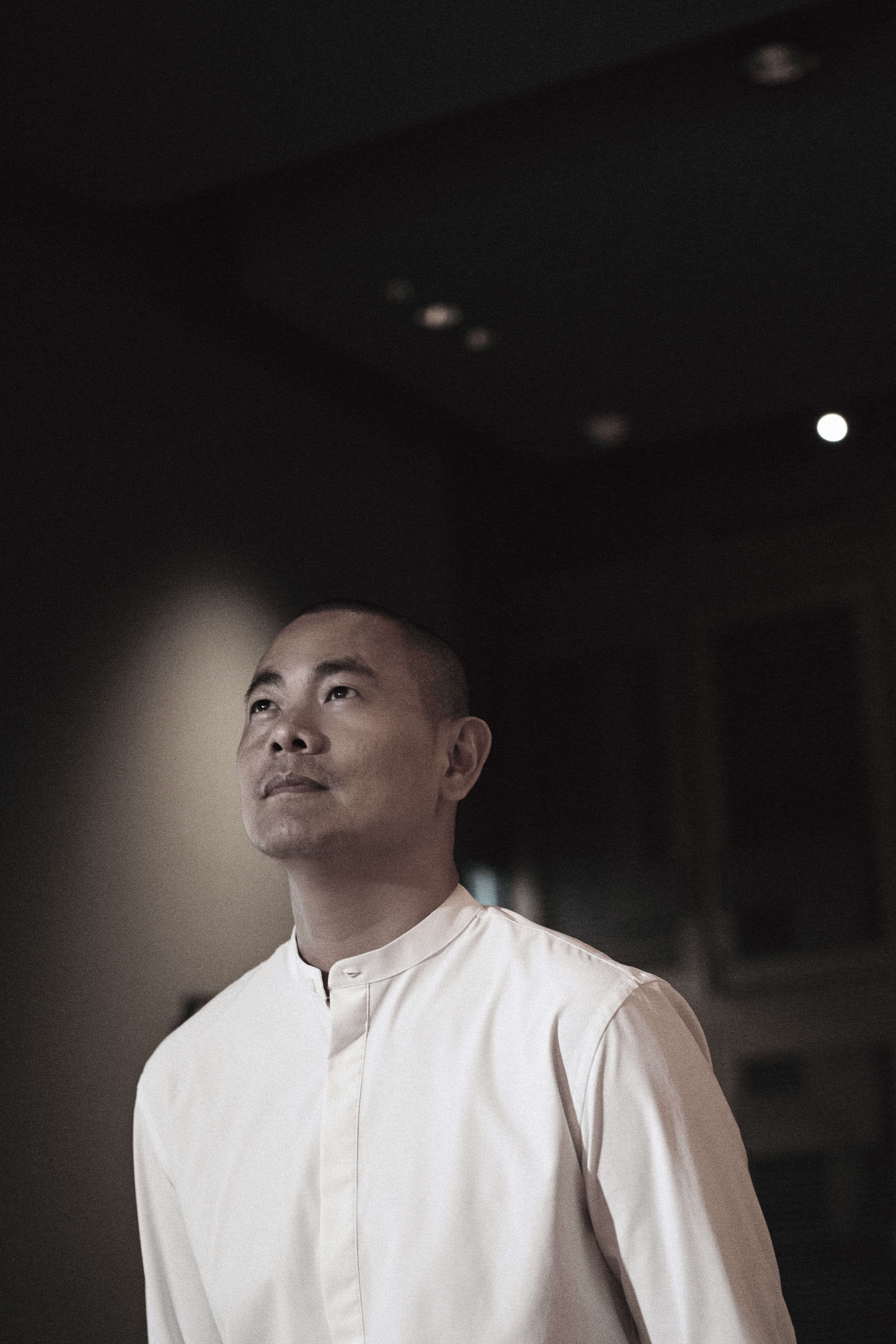 親手關掉新加坡的Restaurant ANDRÉ, 江振誠說現在的RAW也是一樣, 「每一天都在思考,怎麼樣會更好。 沒有一天是完美的,你覺得它完美的那天, 就是該關掉了。」