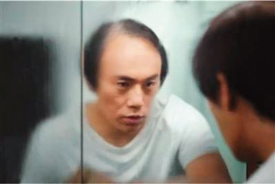 秦昊在《隱秘的角落》飾演變態代課老師,連禿頭造型都在網上引起熱議。(翻攝自秦昊微博)