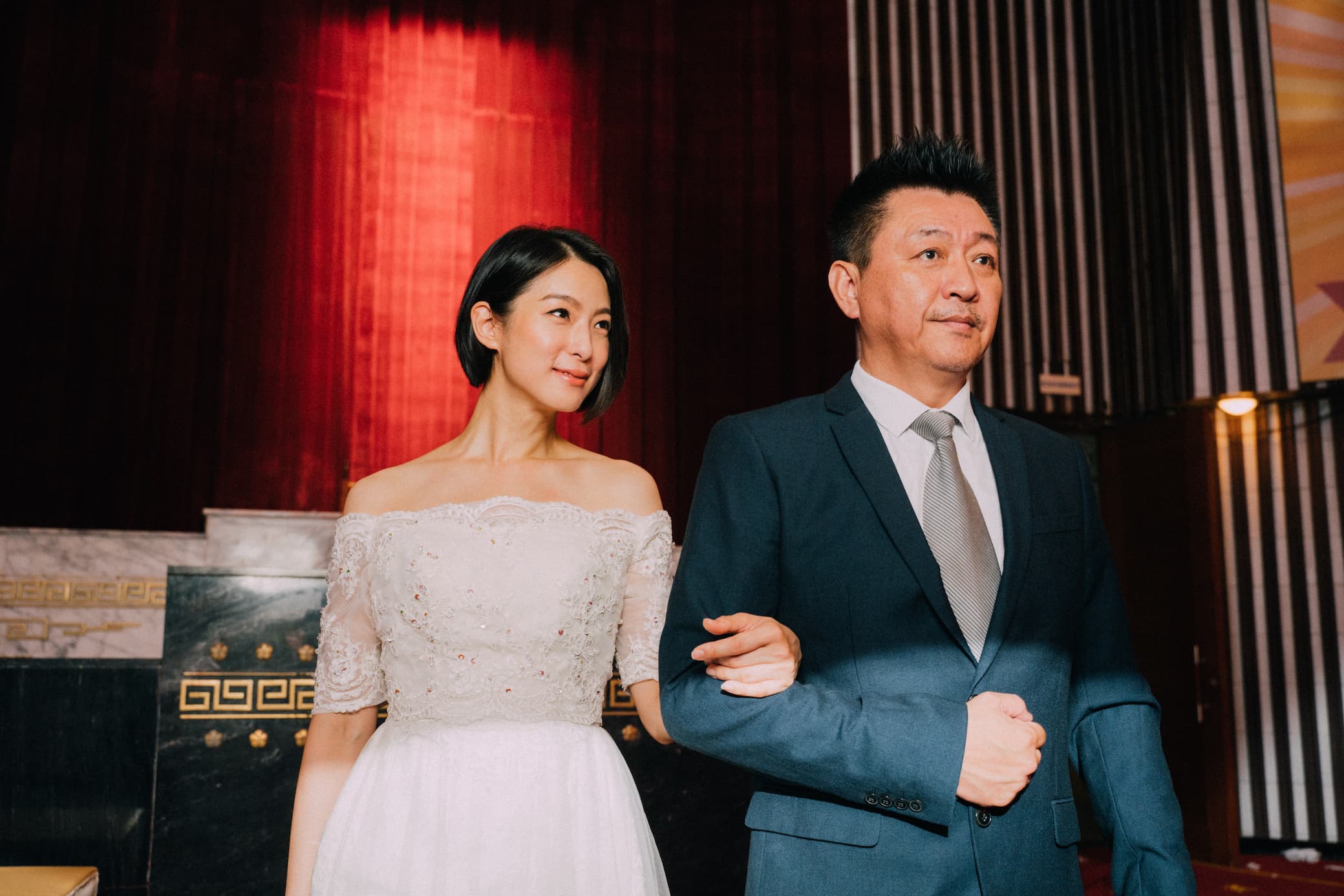 賴雅妍與庹宗華上演的「活屍父女情」,頗令人動容。(華映提供)