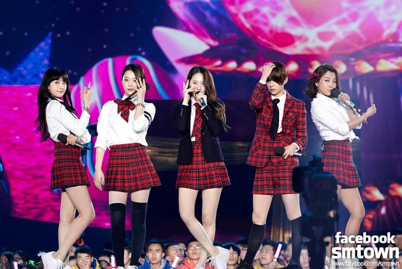f(x)在2011年出道,偏電音的曲風富有特色,許多歌迷遺憾未能被SM娛樂重視。(翻攝自f(x)FB)