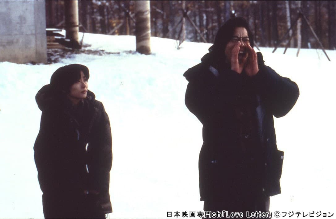 豐川悅司（右）和中山美穗1996年演出電影《情書》，至今仍是許多影迷內心中的經典之作。（翻攝nihoneiga Twitter）