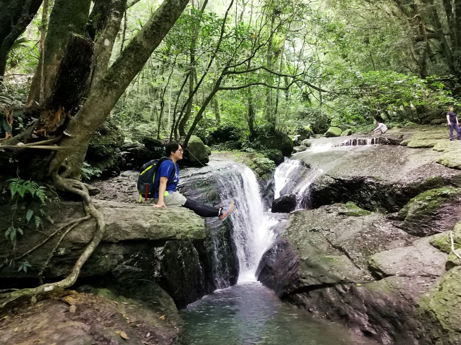 雲森祕境天然石台,成為拍照區。