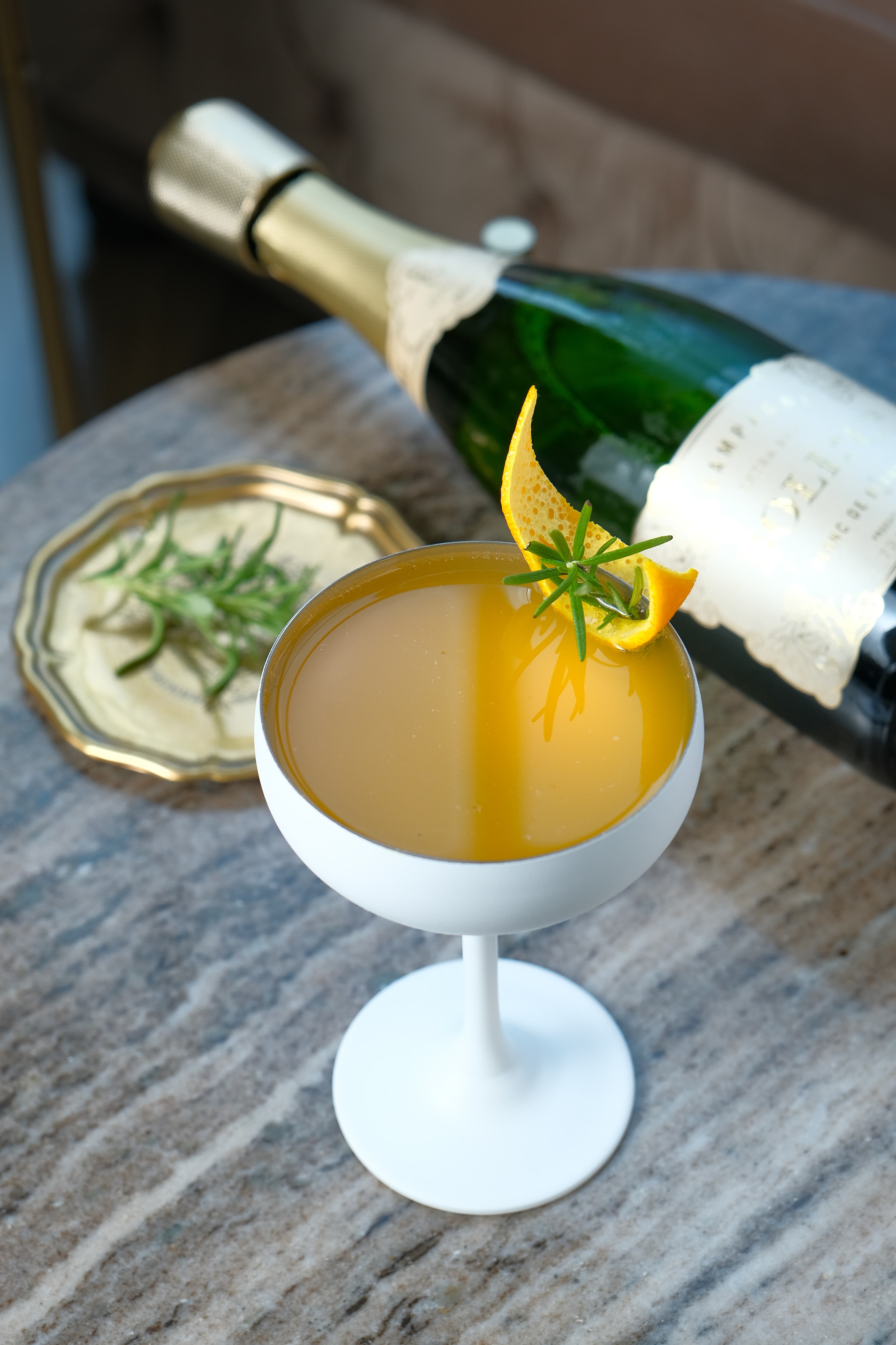 「Mimosa」用酸度偏高的香檳,加上干邑橙酒,堆疊柑橘氣息。(480元/杯)