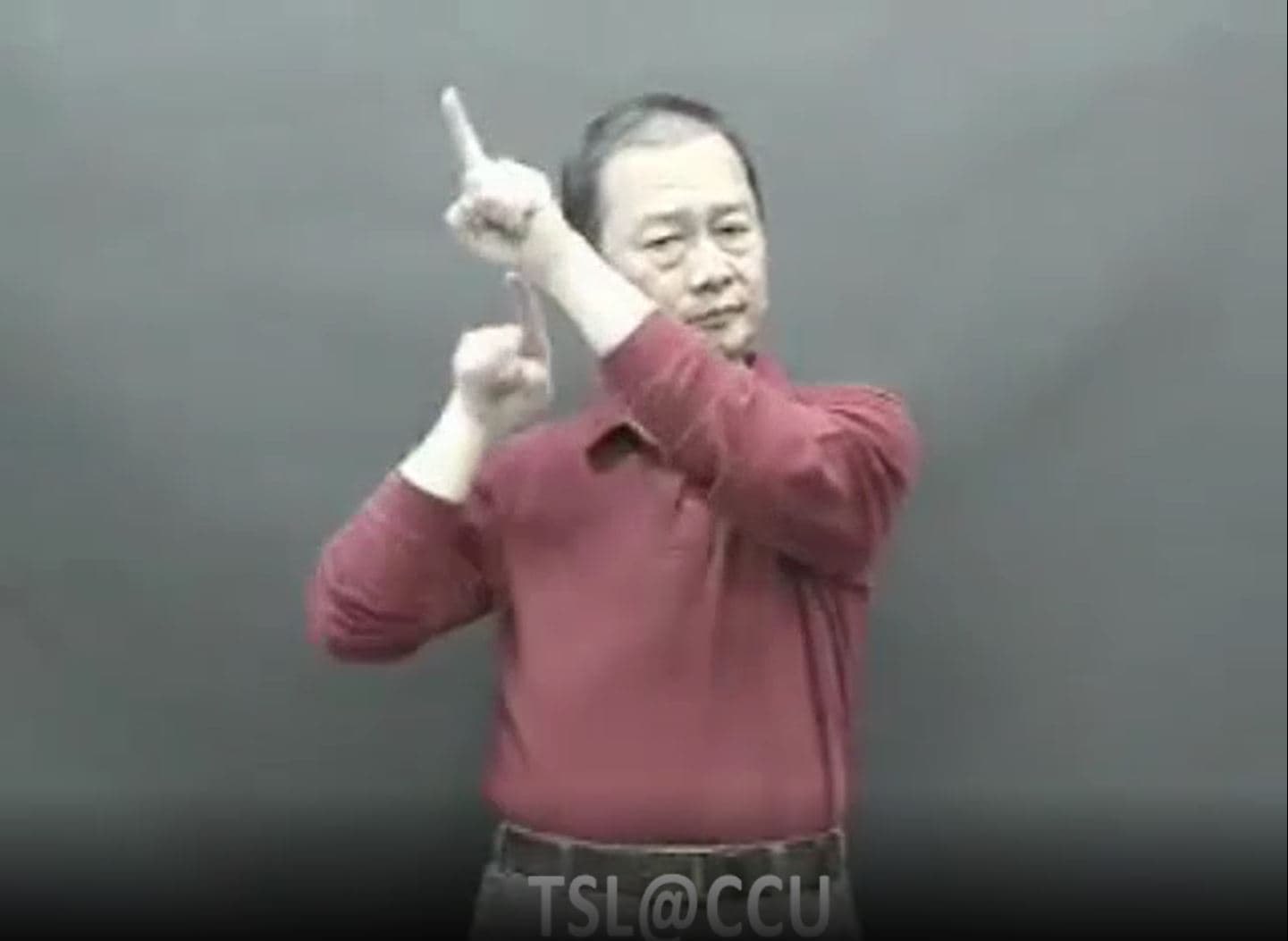 e-2 詞義「鹿_S」，南部打法；圖片來源：中正大學台灣手語線上詞典