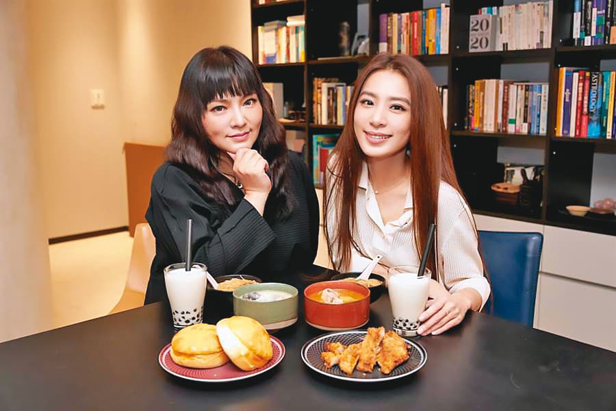 田馥甄閉關準備演唱會前,上了國師唐綺陽的直播節目,當時即預言Hebe下半年會很忙碌。(何樂音樂提供)