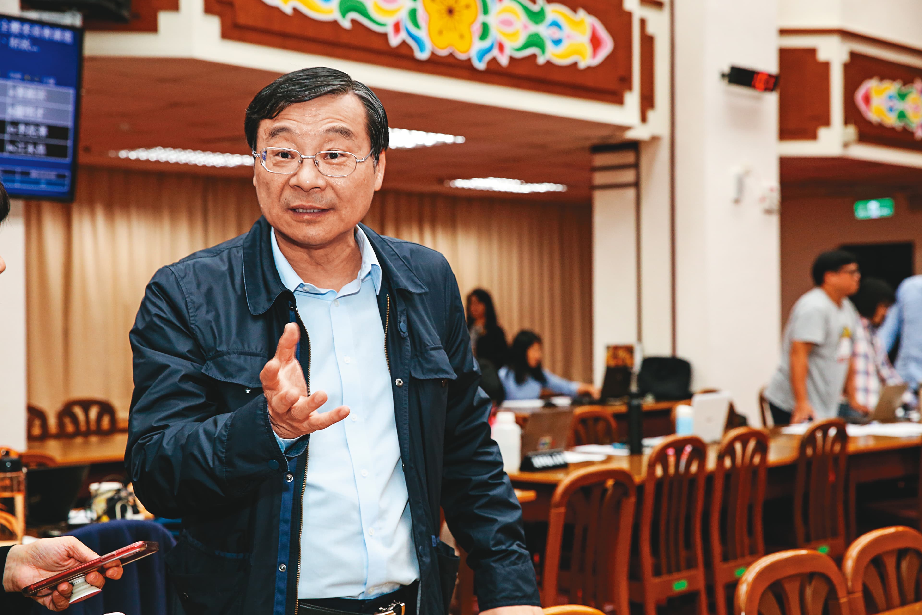 曾銘宗（圖）後來澄清，稱他並不認識潤寅案主嫌楊文虎、王音之2人，強調當初是轉介陳情。