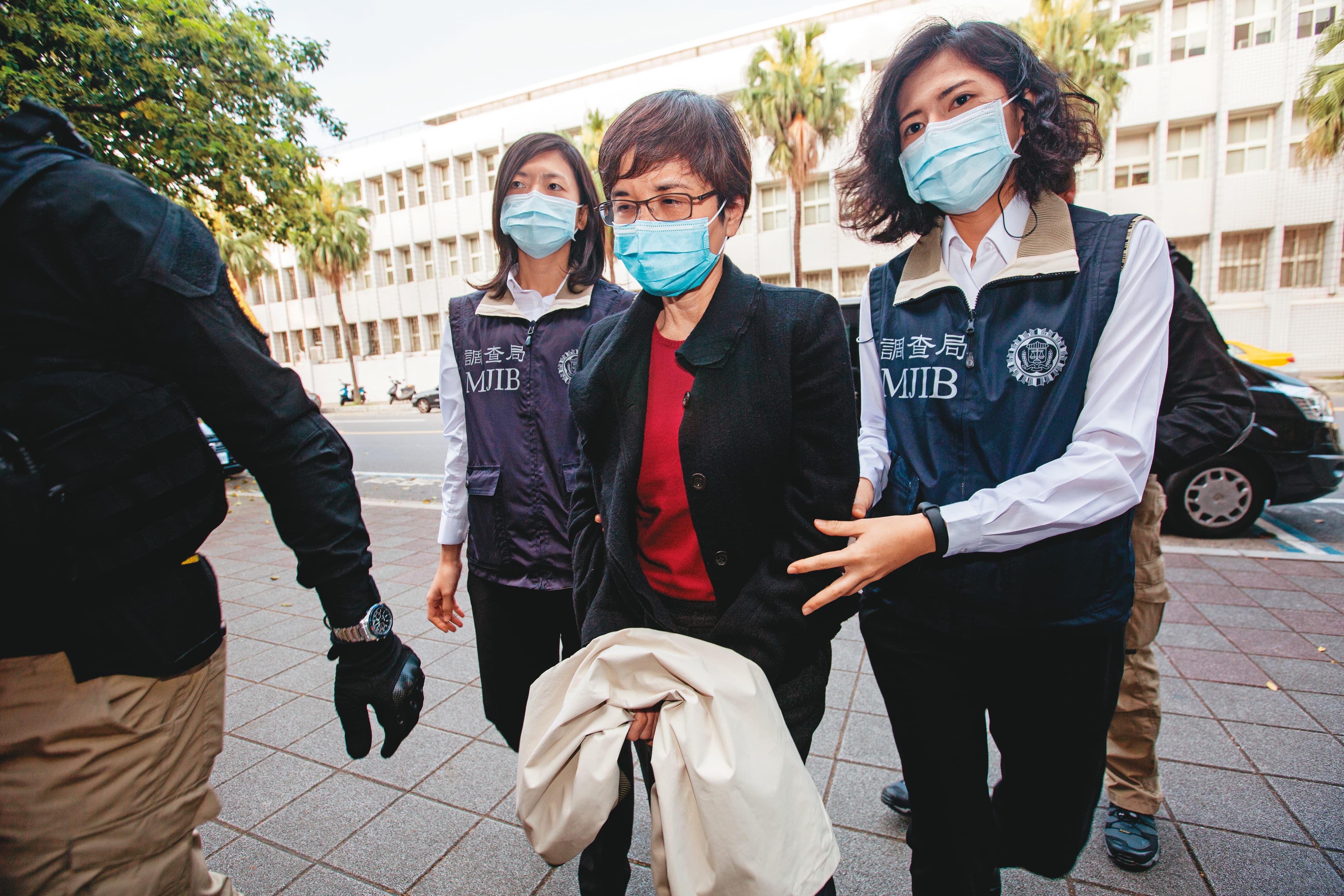 潤寅公司董娘王音之被逮後,咬出背後有更多大咖協助貸款。