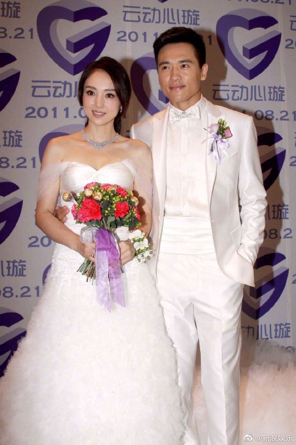 董璇坦言當年與前夫高雲翔結婚後,備孕三年不拍戲,最後婚姻仍告失敗收場,留有不少遺憾。(翻攝自新浪娛樂微博)