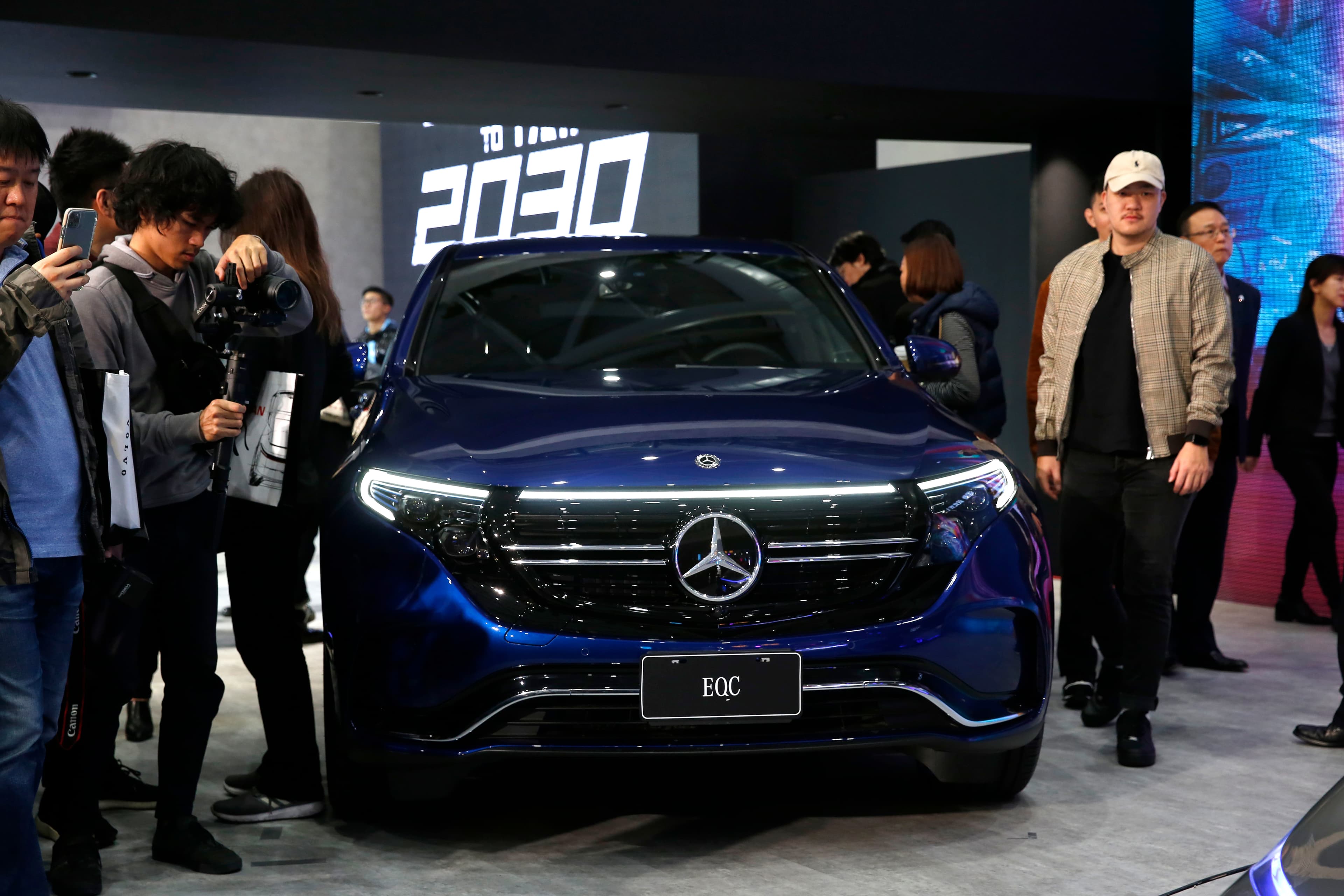 賓士與BMW銷售回神，8月搶回豪華進口車前2名。