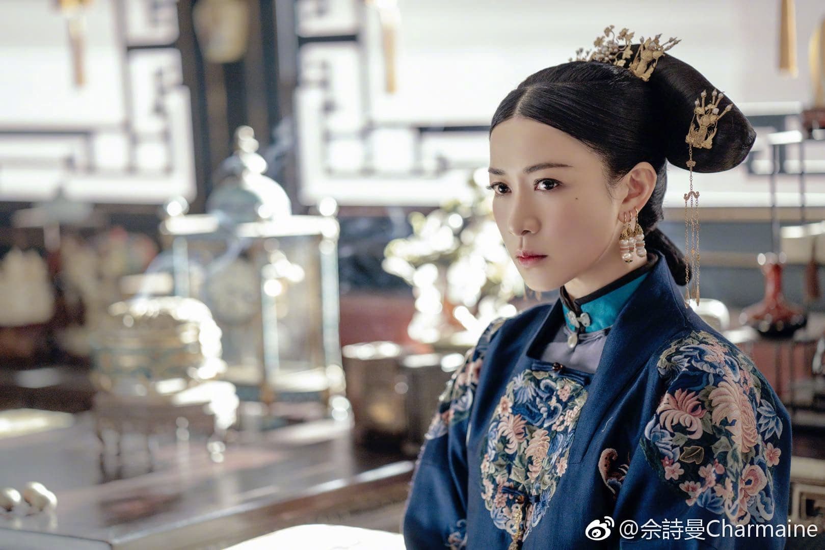 佘詩曼靠著《延禧宮略》紅遍兩岸三地,據傳年收入破億港幣。(翻攝自佘詩曼微博)