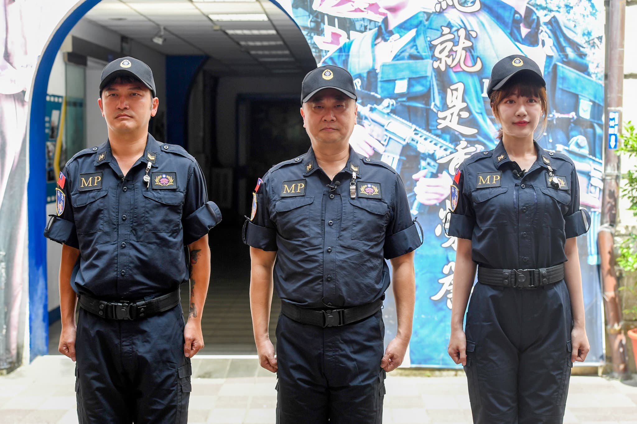 泱泱姿勢標準，讓粉絲紛紛大讚又帥又美。（圖片截自木曜4超玩臉書）