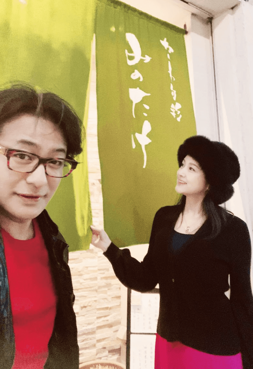 片岡愛之助(左)4年前與藤原紀香結婚,不時會在部落格上曬夫妻合照。(翻攝自片岡愛之助部落格)