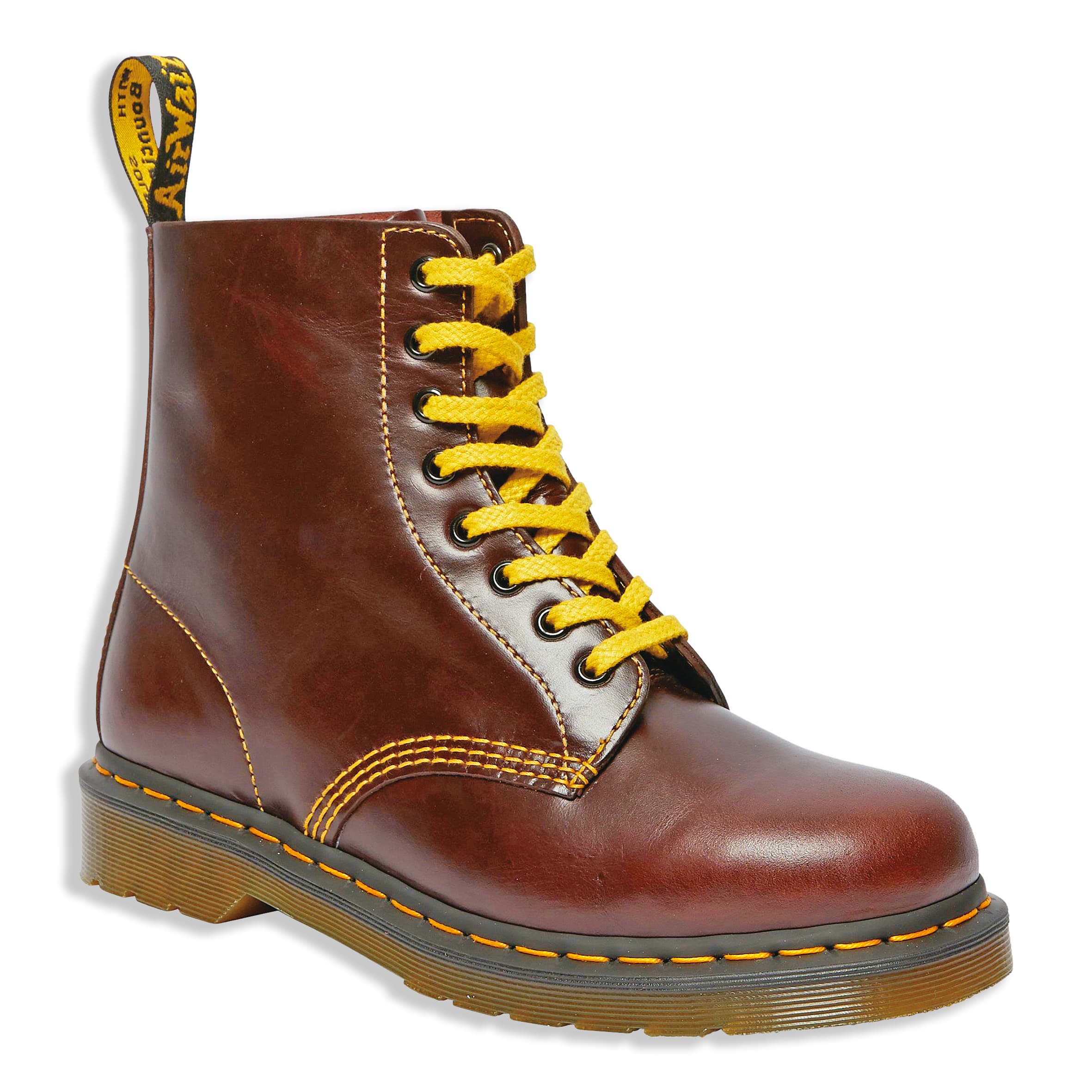 1460 Pascal Atlas Oxblood櫻桃紅靴 NT$6,880。(Dr. Martens提供)