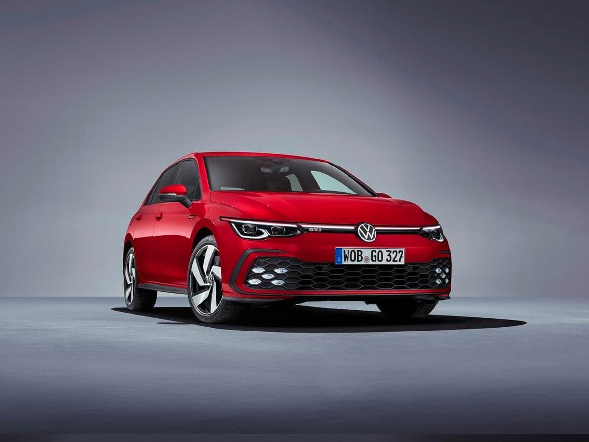 經典小鋼炮Golf GTI馬力與操作性超群,是部分年輕人的夢幻車款。(八代Golf GTI,車廠提供)