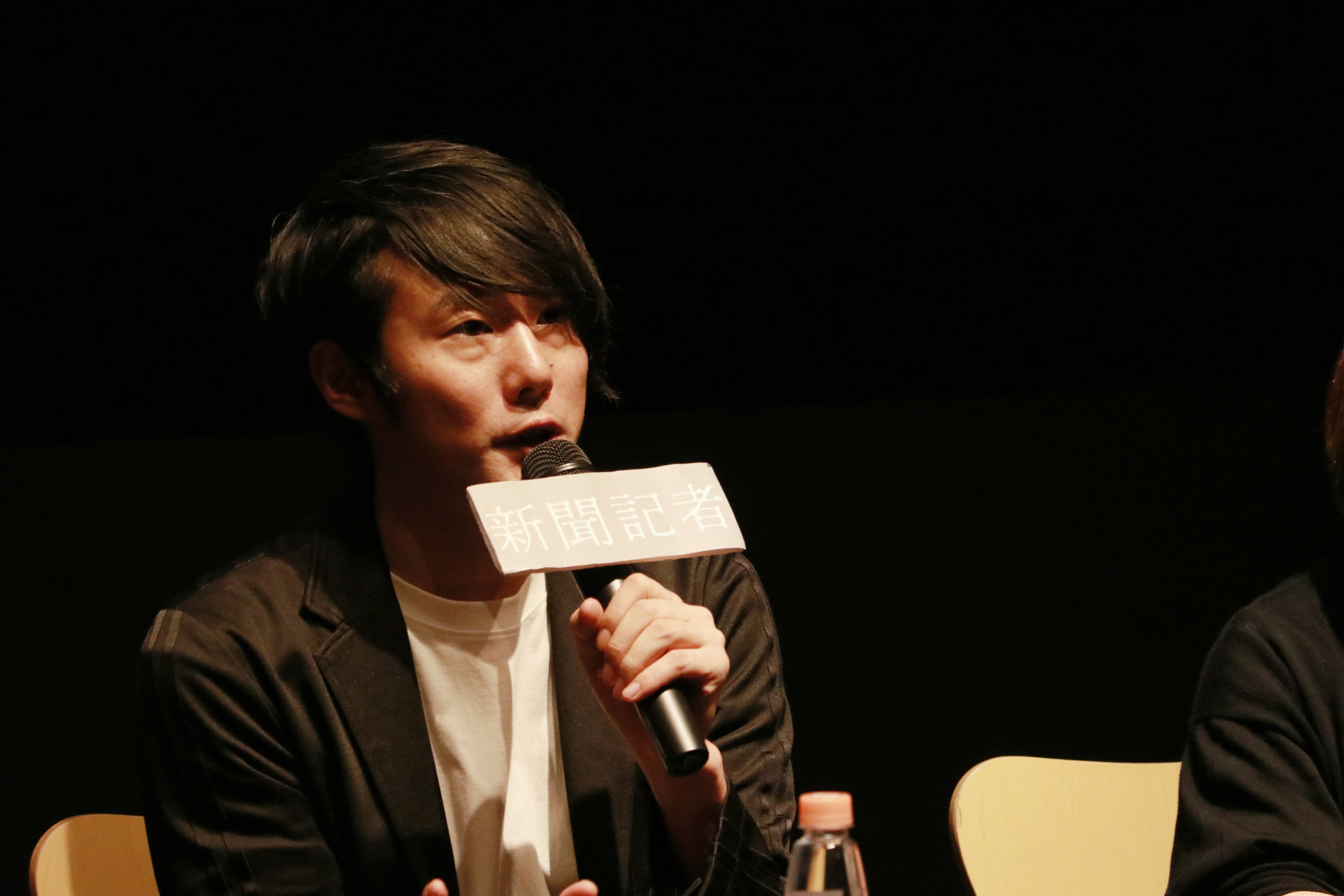 電影版《新聞記者》導演藤井道人將續導劇版,圖為導演去年來台宣傳照片。(天馬行空提供)