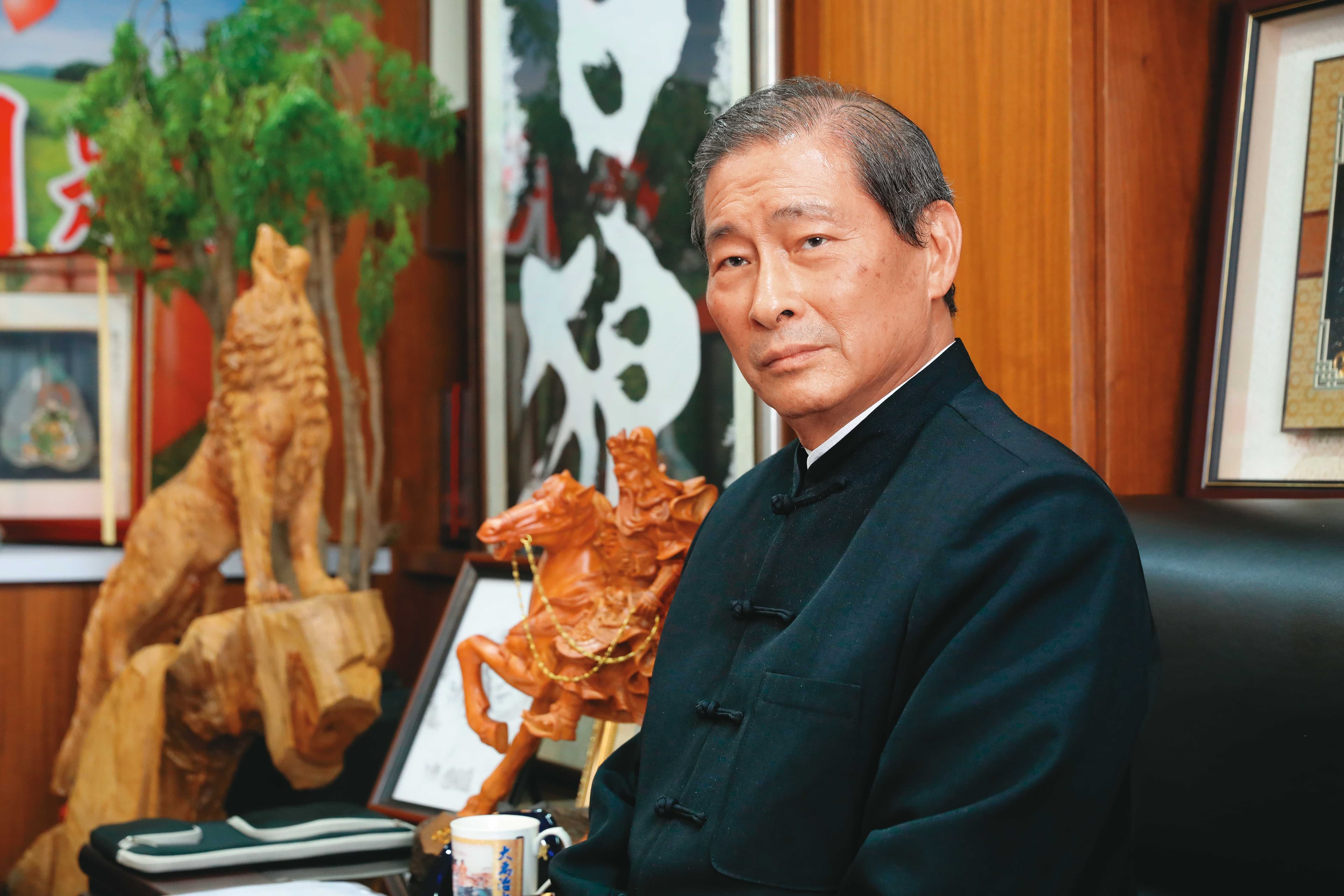 竹聯大老張安樂認為，2000年之後，道上兄弟的政治立場已經開始微妙移動。