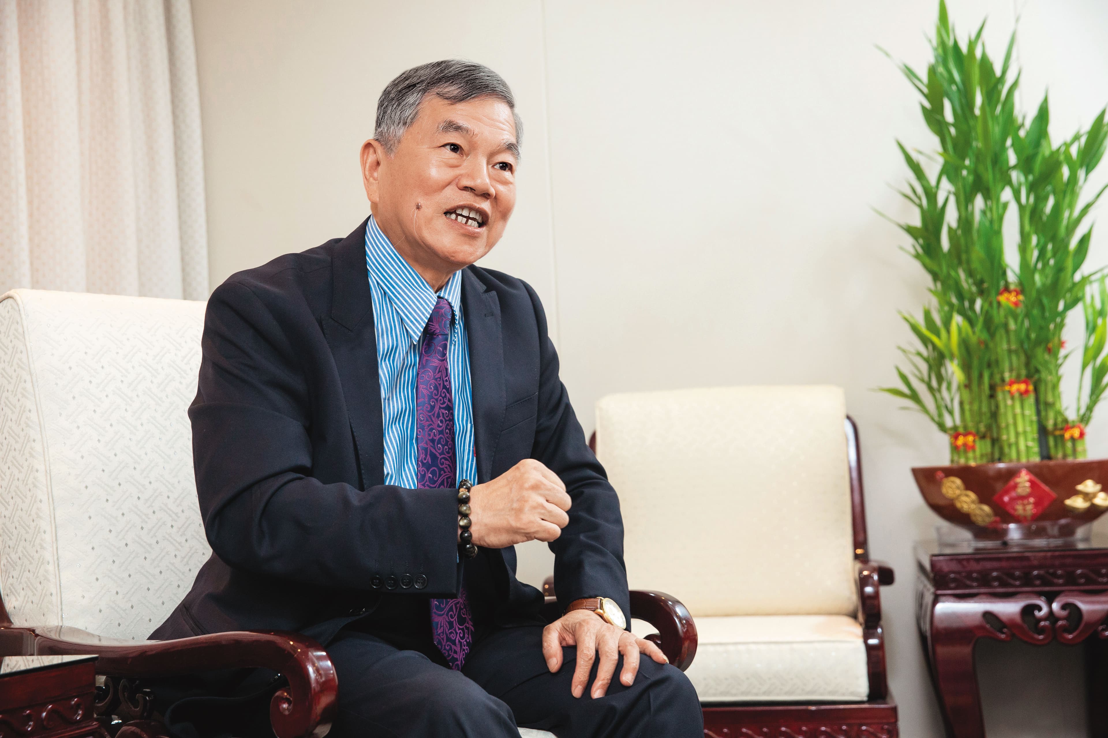 副閣揆沈榮津說,台灣要重新定位為高階製造中心,透過4大中心等布局,可讓台灣經濟再好20年。