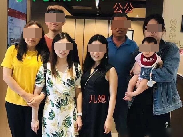 楊光金硬上媳婦的案件鬧得沸沸揚揚,近日又傳出疑似是你情我願通姦。(翻攝自澎湃視頻)